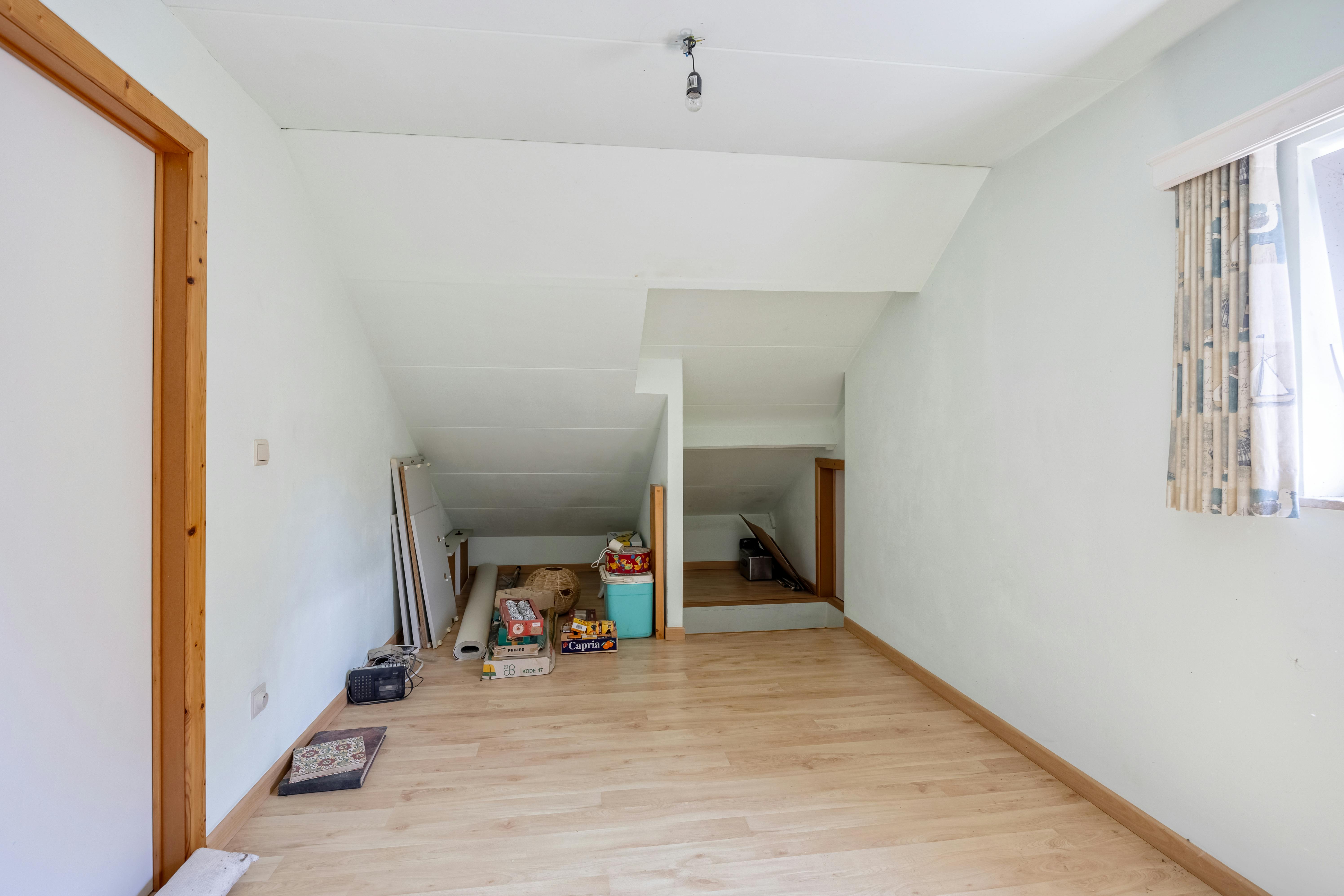 Te renoveren ruime gezinswoning met 5 slaapkamers te Hasselt foto 22