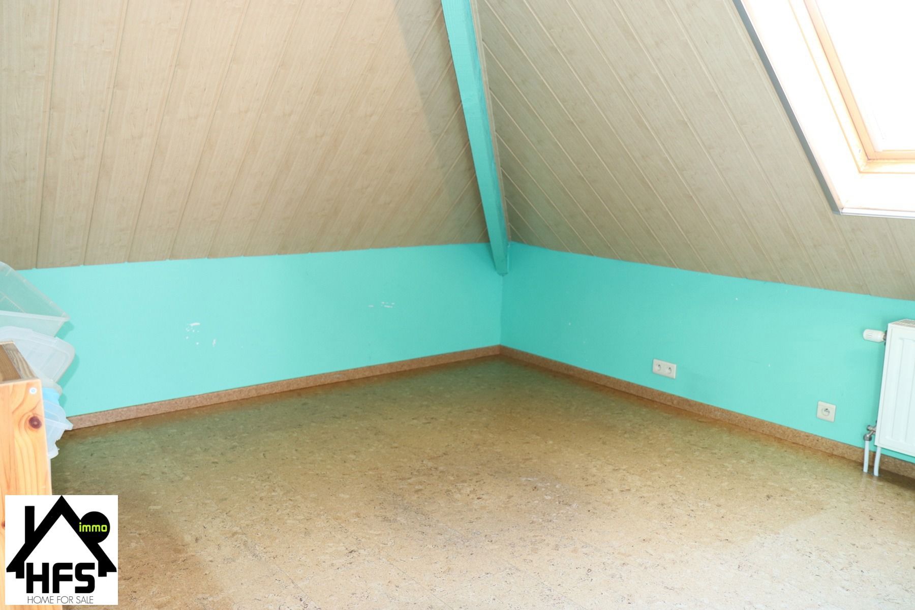 Ruime op te frissen villa met zicht op de weides met tof bijgebouw foto 20