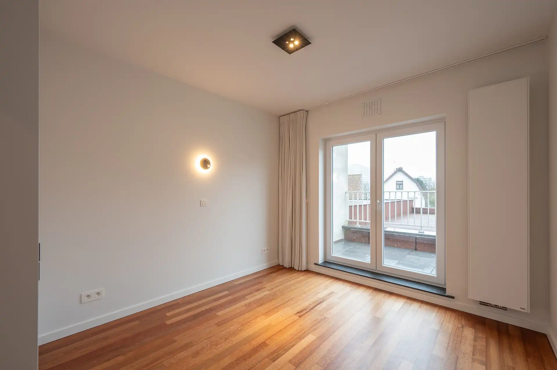 Ongemeubeld: prachtig nieuw en zonnig appartement nabij het centrum en de zeedijk! foto 16