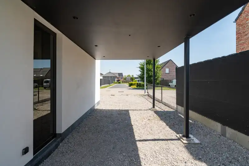 Exclusieve NIEUWBOUW DRIE-GEVELVILLA afgewerkt in duurzame materialen,  3-4 slaapkamers met dressingruimte, domotica en overal massieve eikparket. foto 10