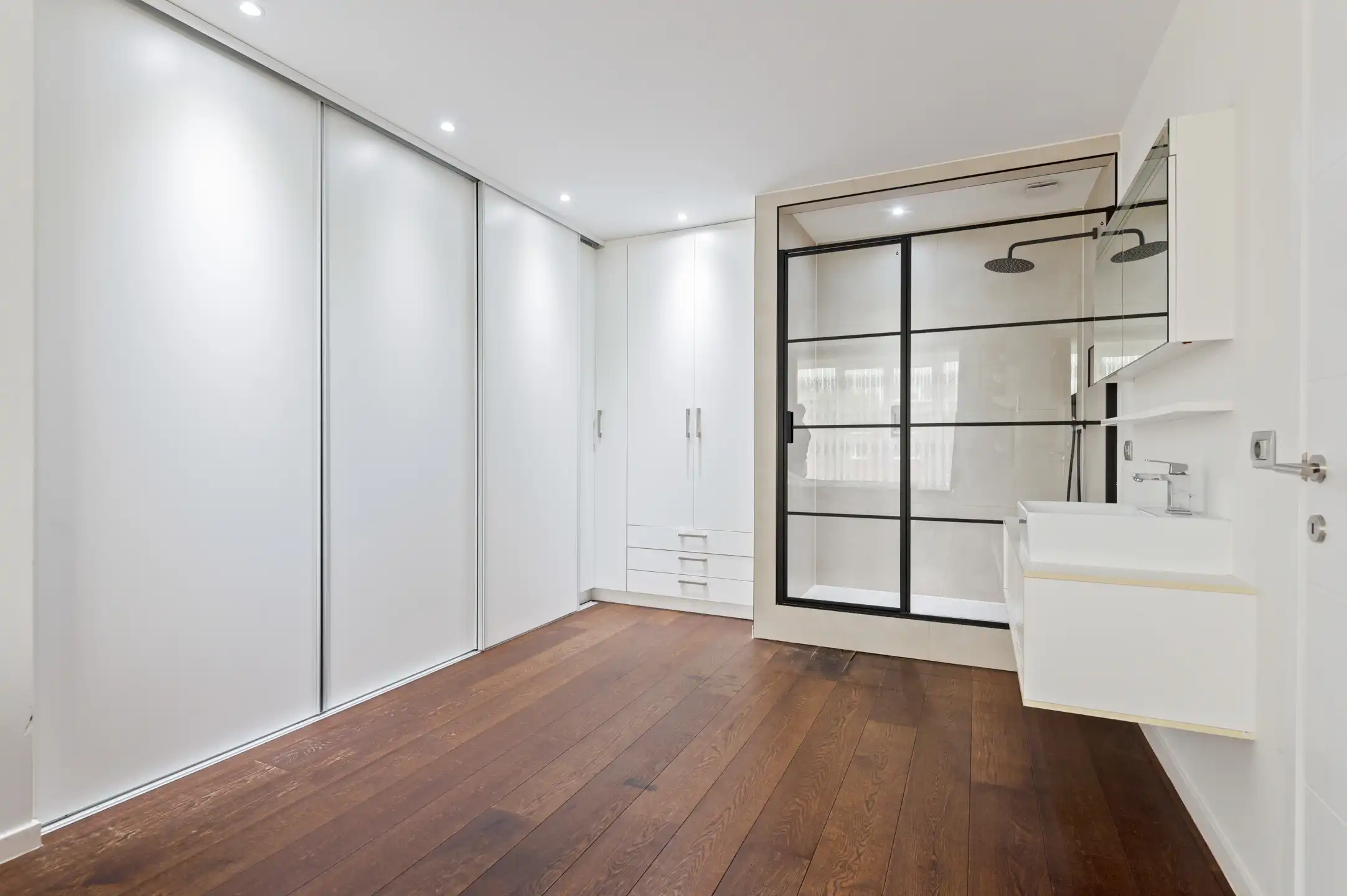 Instapklare luxewoning (235 m²!) met garage en zonnige tuin foto 22