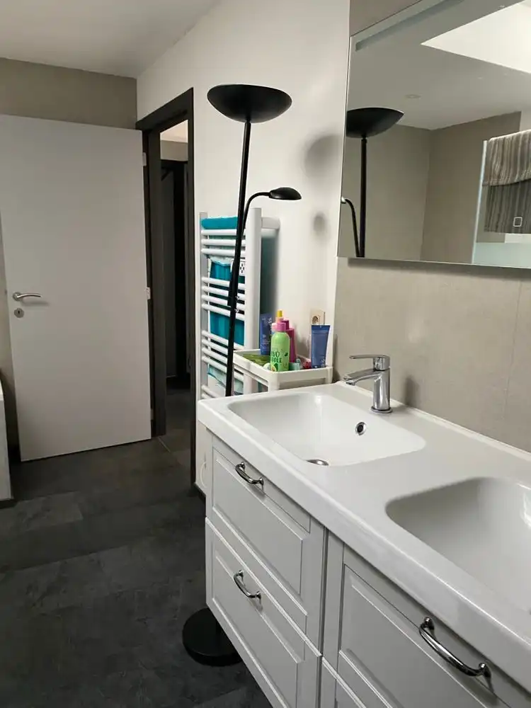 🏡 Centraal gelegen woning met 3 slaapkamers en terras foto 11