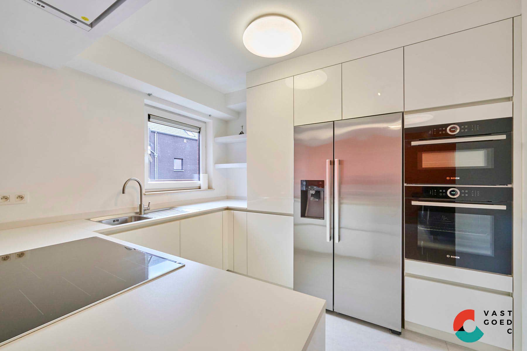 Luxueus gerenoveerd appartement met terras foto 5