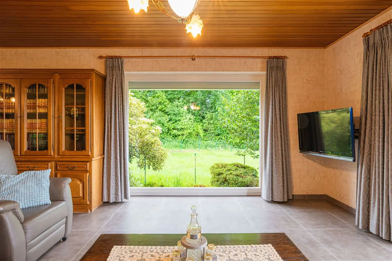 INSTAPKLARE VILLA MET LOODS TE ZWALM foto 5