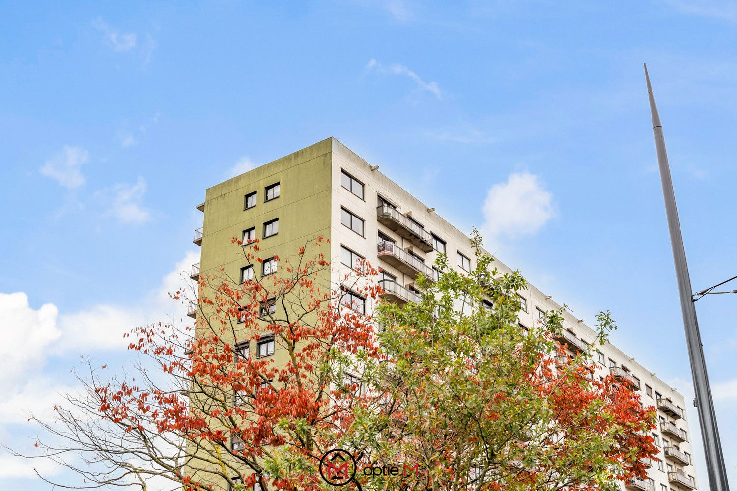 APPARTEMENT MET PANORAMISCH ZICHT EN TERRAS IN HARTJE GENK foto 24