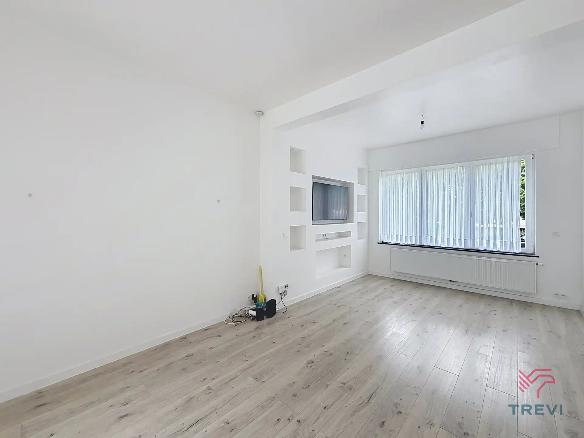 Prachtige woning met 4 slaapkamers, garage en tuin foto 3
