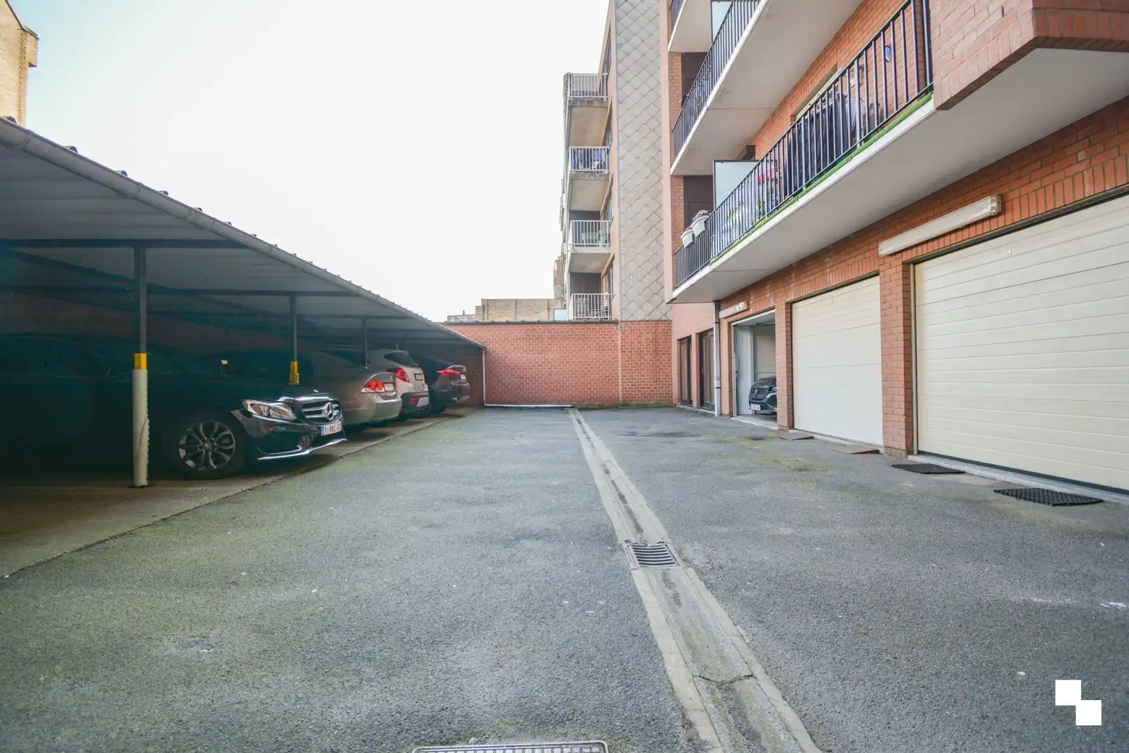 Zéér verzorgd, gerenoveerd 3-slaapkamer appartement te Roeselare foto 27