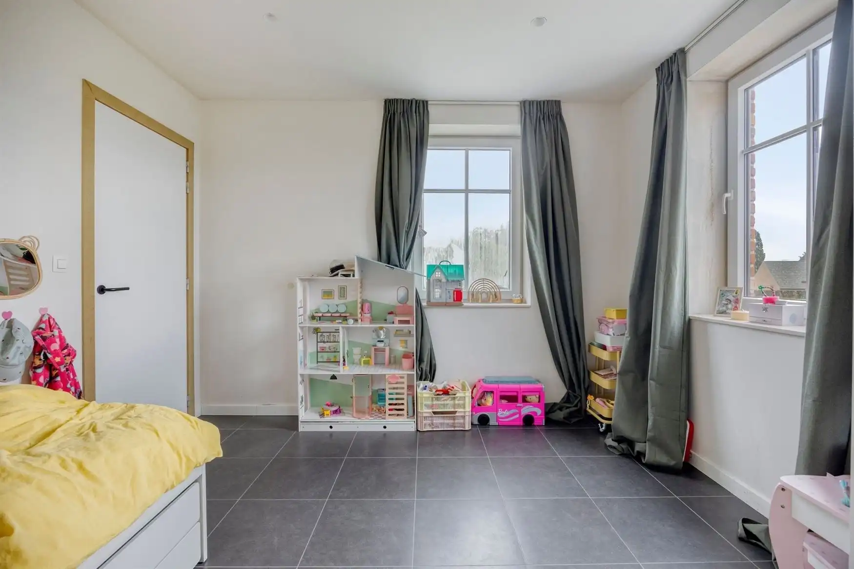 Uitzonderlijke nieuwbouwwoning in landelijke stijl foto 15