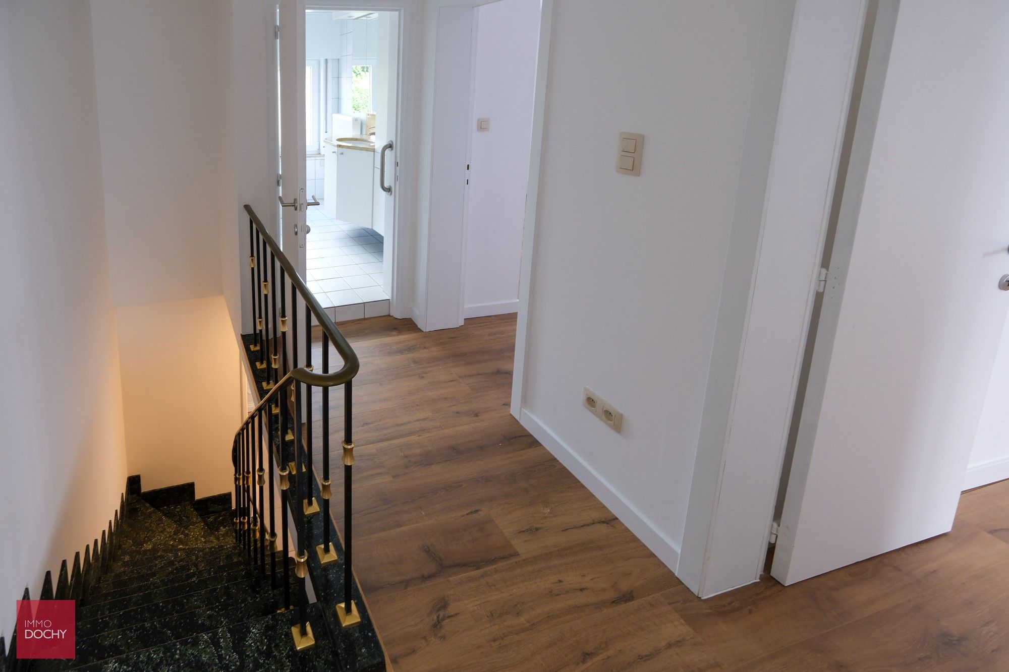 Volledig vernieuwde woning op goede ligging| Buyckstraat foto 13