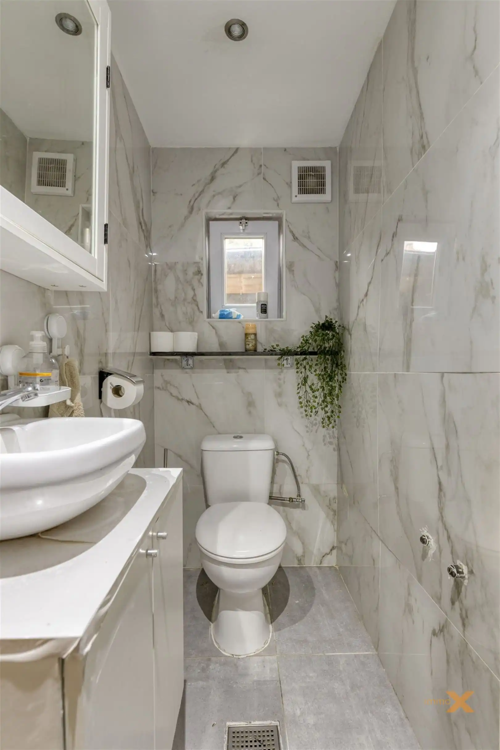 INSTAPKLARE GEZELLIGE WONING foto 11