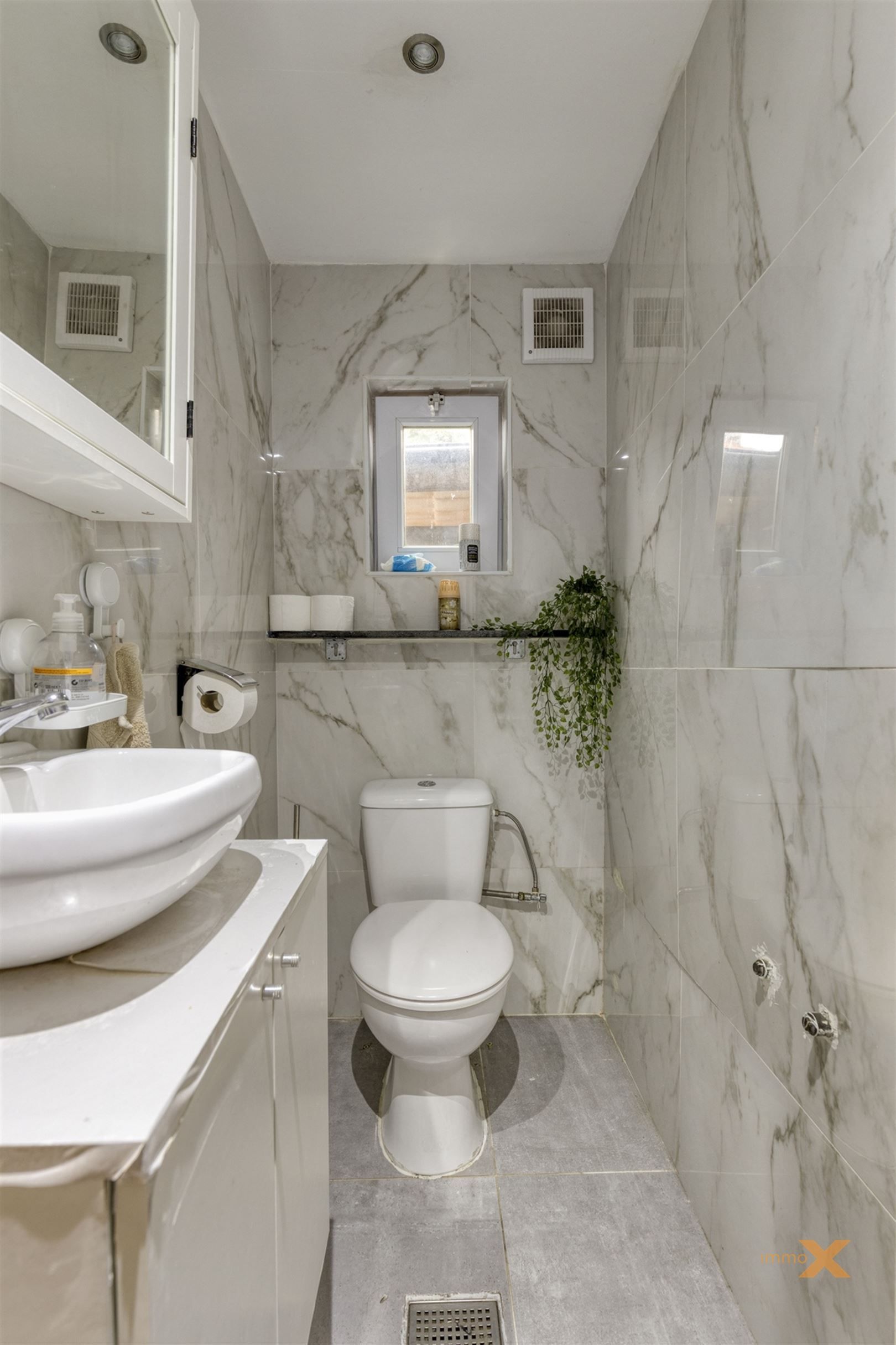 INSTAPKLARE GEZELLIGE WONING foto 11