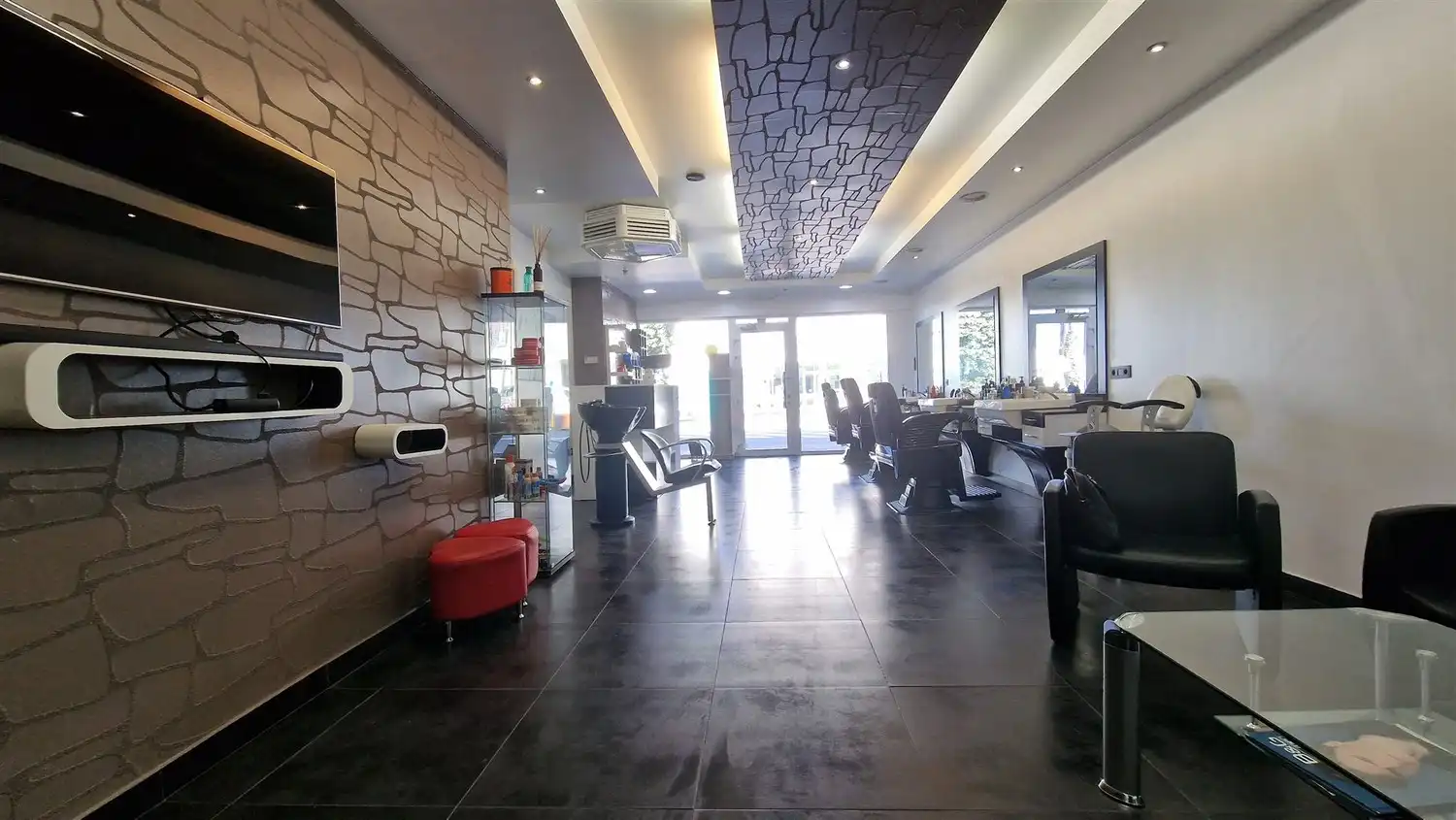 Handelspand met een topligging in Genk! foto 6