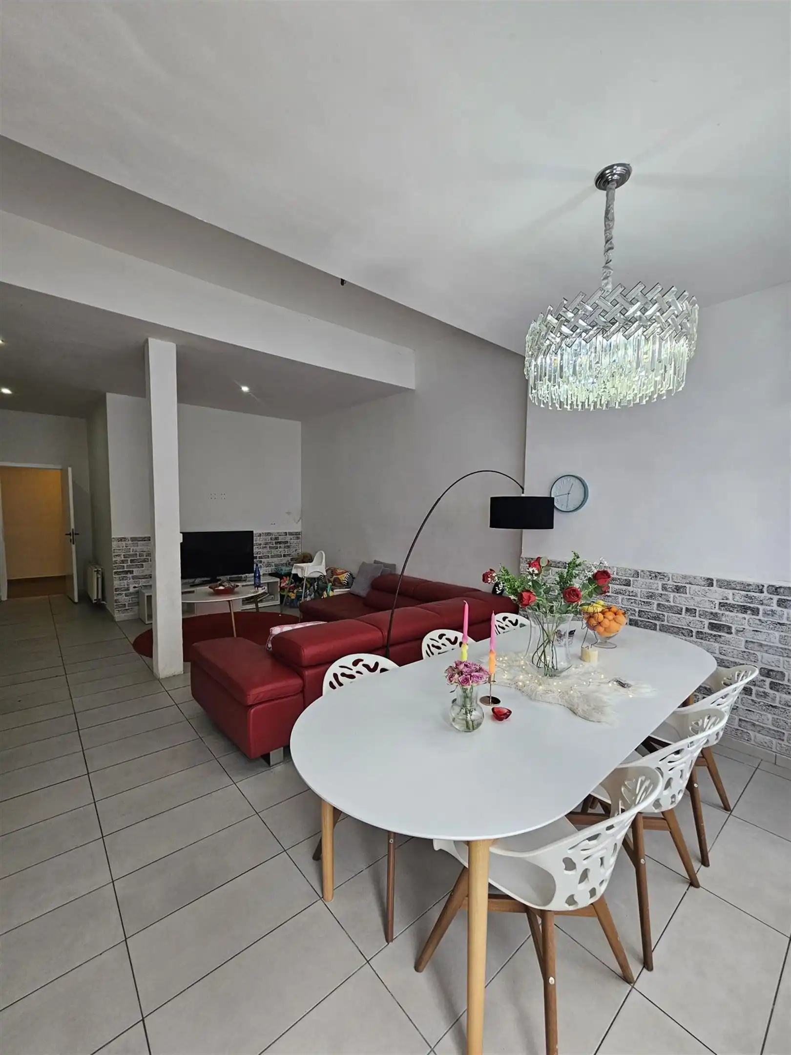 Woning ingedeeld in 3 appartementen foto 3
