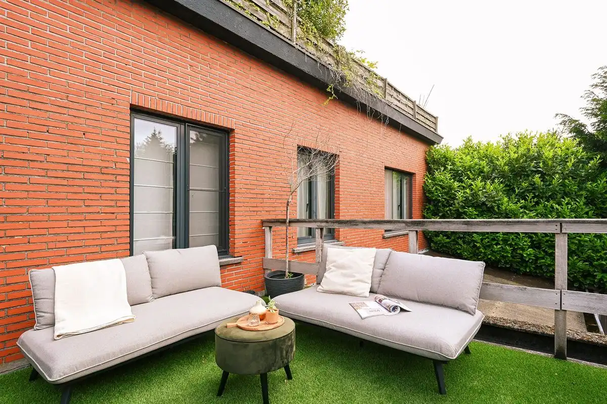 Mooi hoekappartement met garage foto 23
