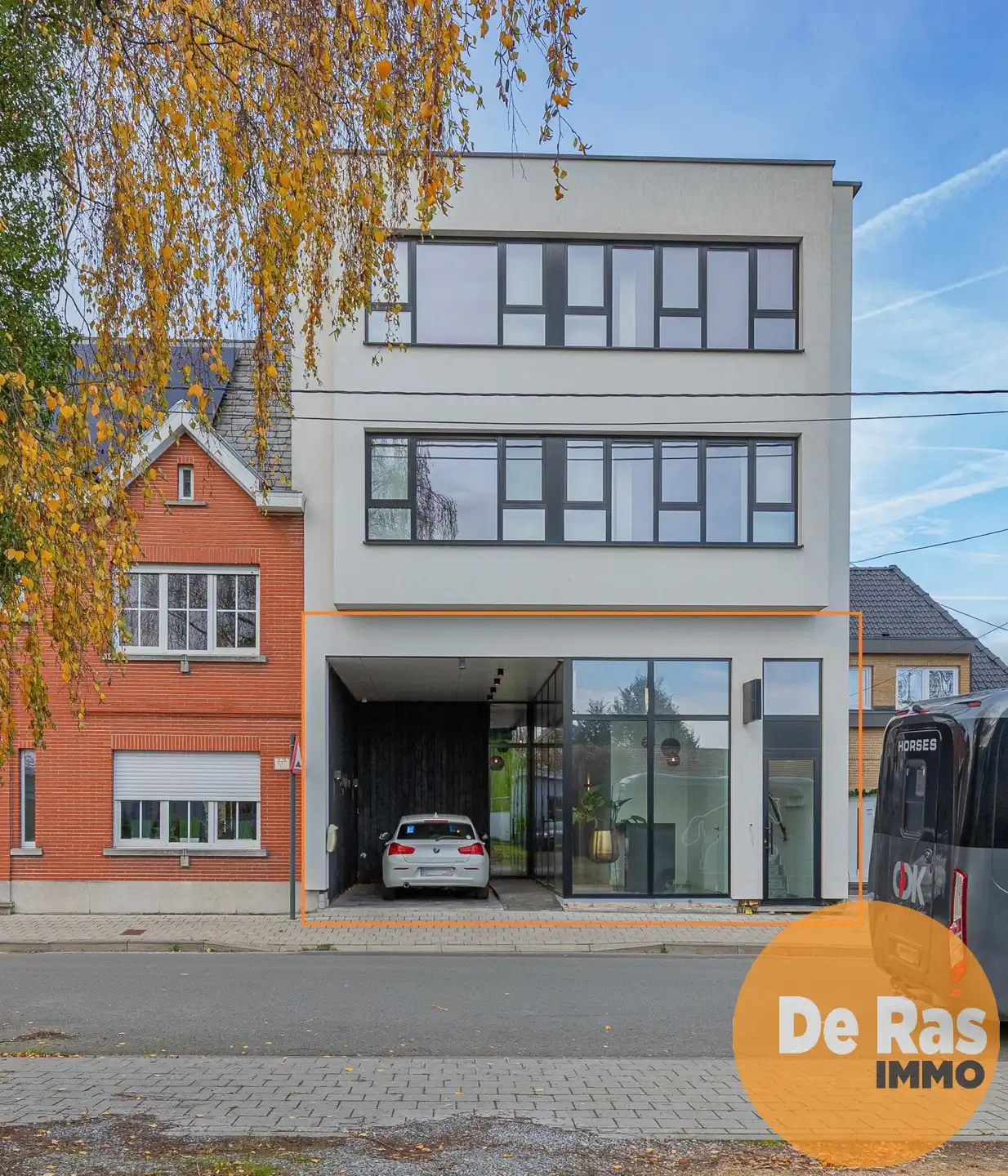 NIEUWERKERKEN – Commercieel pand met wellnessfaciliteiten foto {{pictureIndex}}