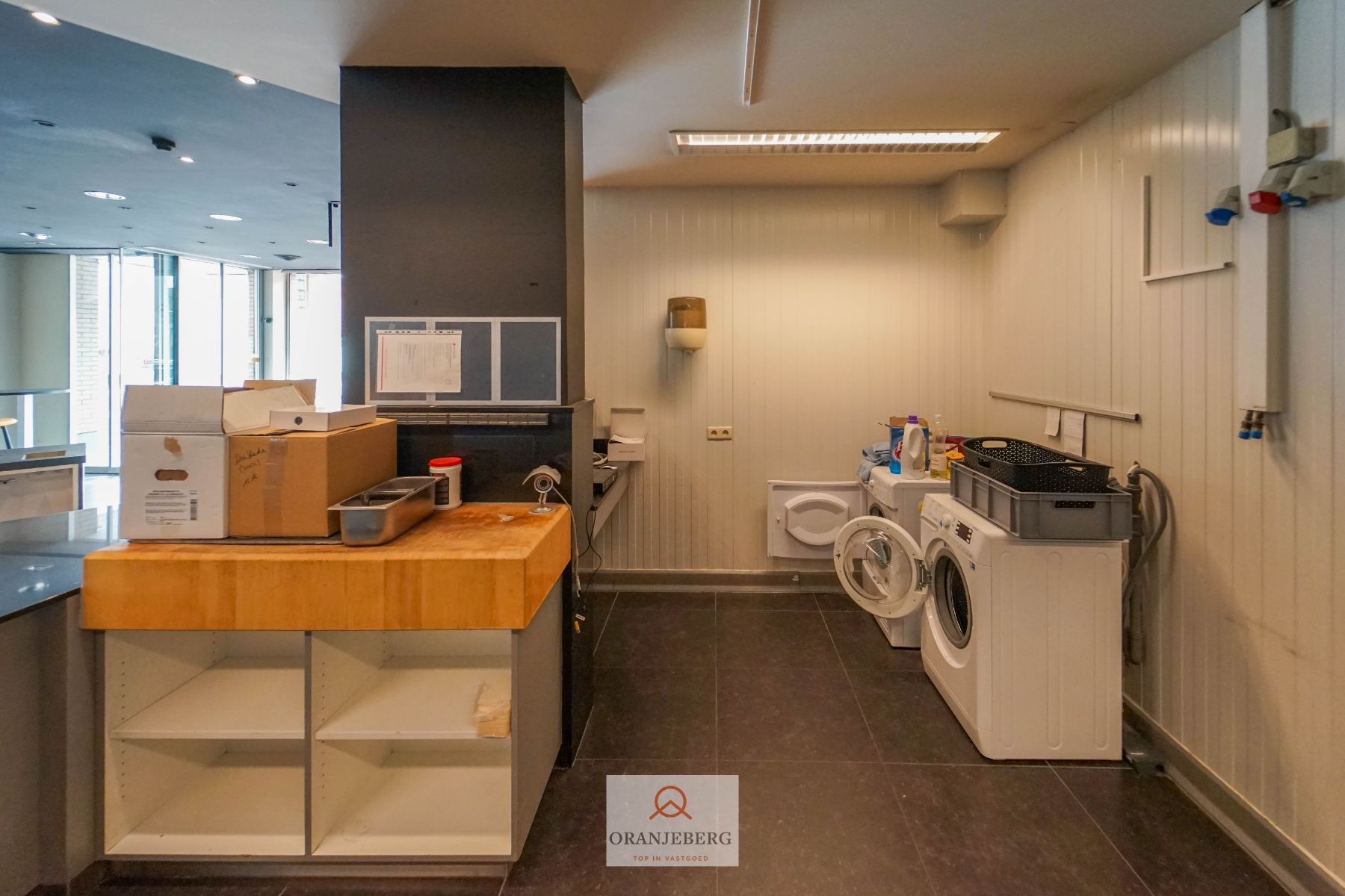 Volledig gerenoveerde winkelruimte + atelier met garage te huur in Gentbrugge foto 10