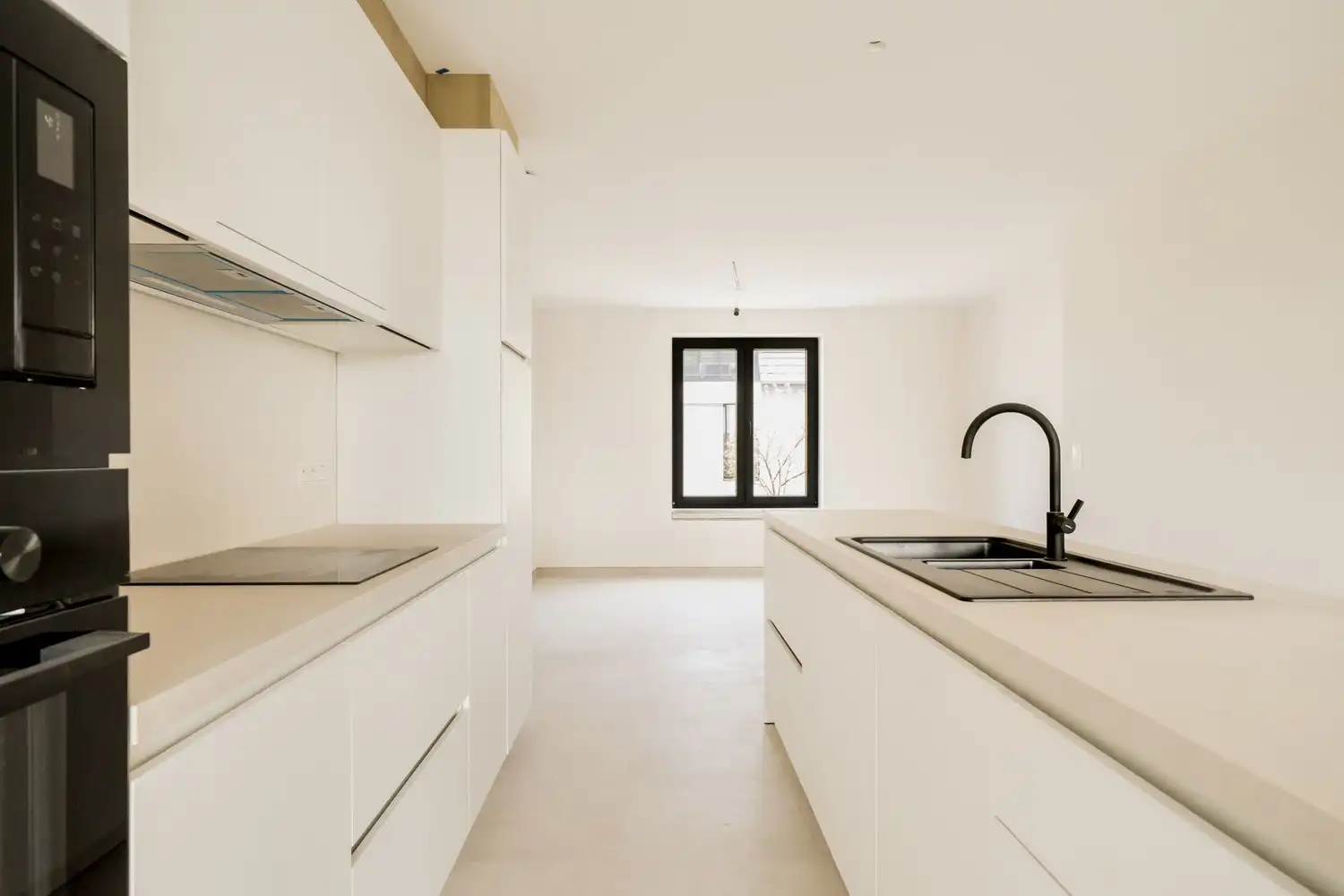 Ruim doorzonappartement nabij het centrum foto 4