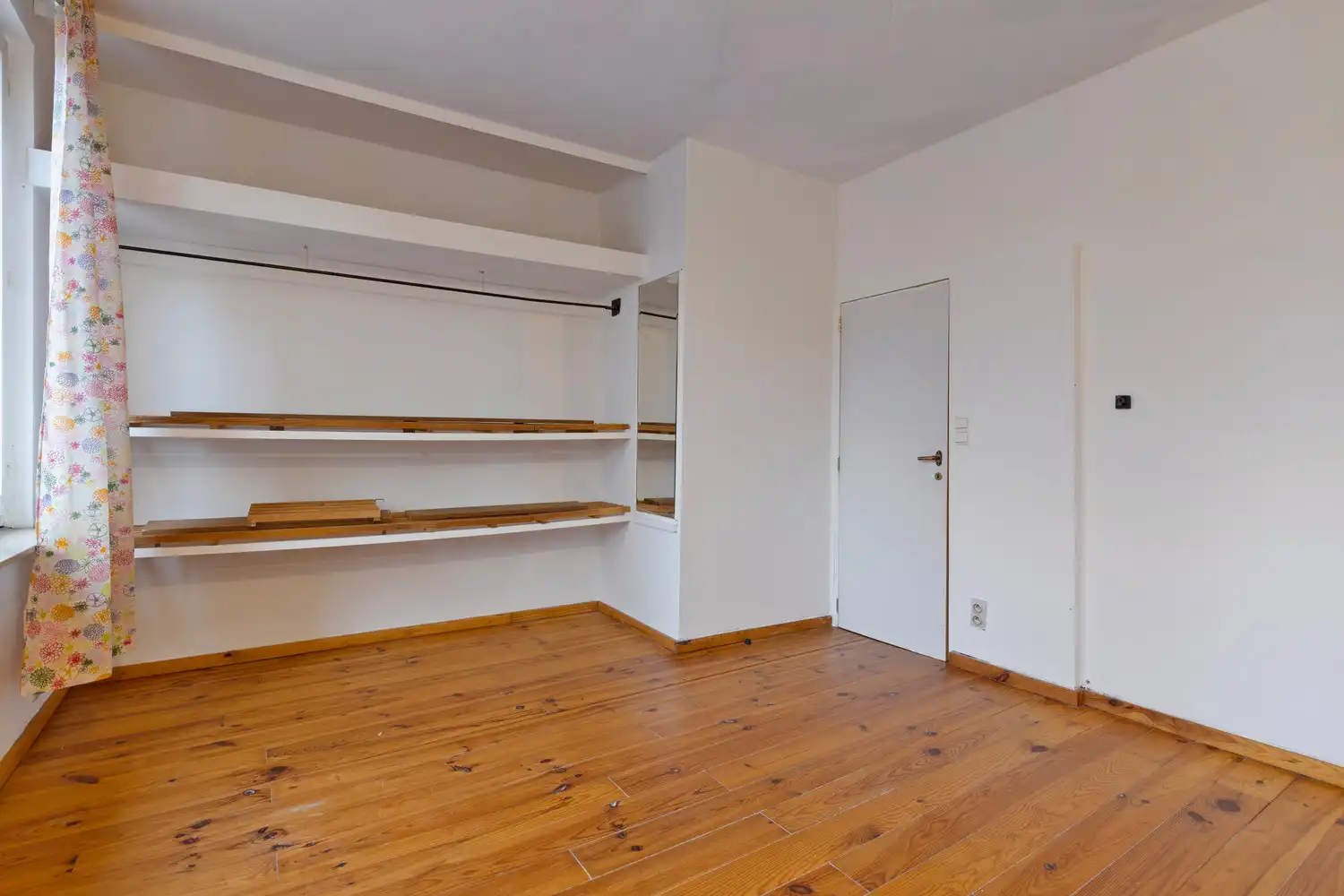 Deurne-Zuid: volledig te renoveren rijwoning met 3 slks op 352m2! foto 16