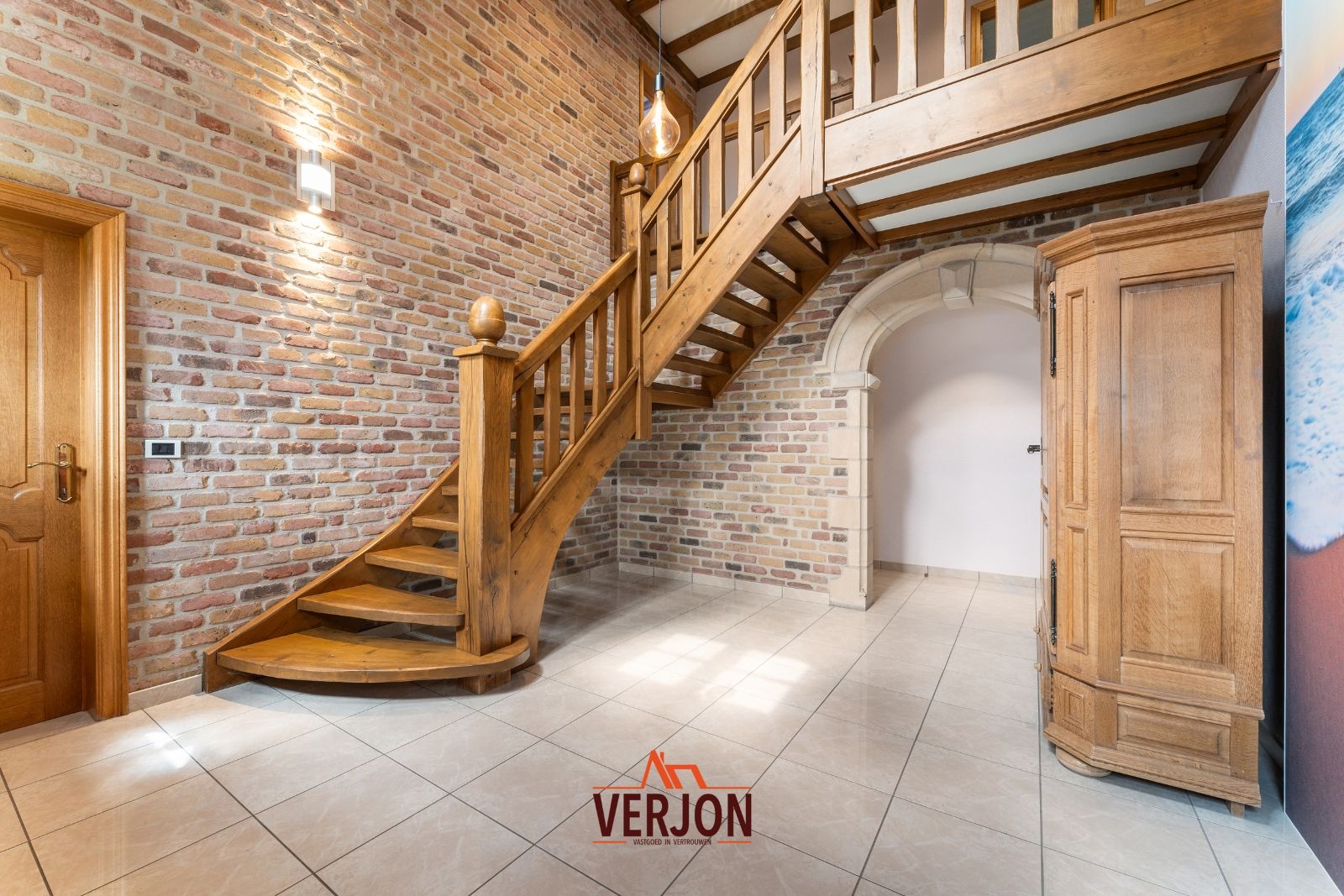 Riante villa op 13.722m2 met 6 slaapkamers, dubbele garage en prachtig vergezicht foto 7