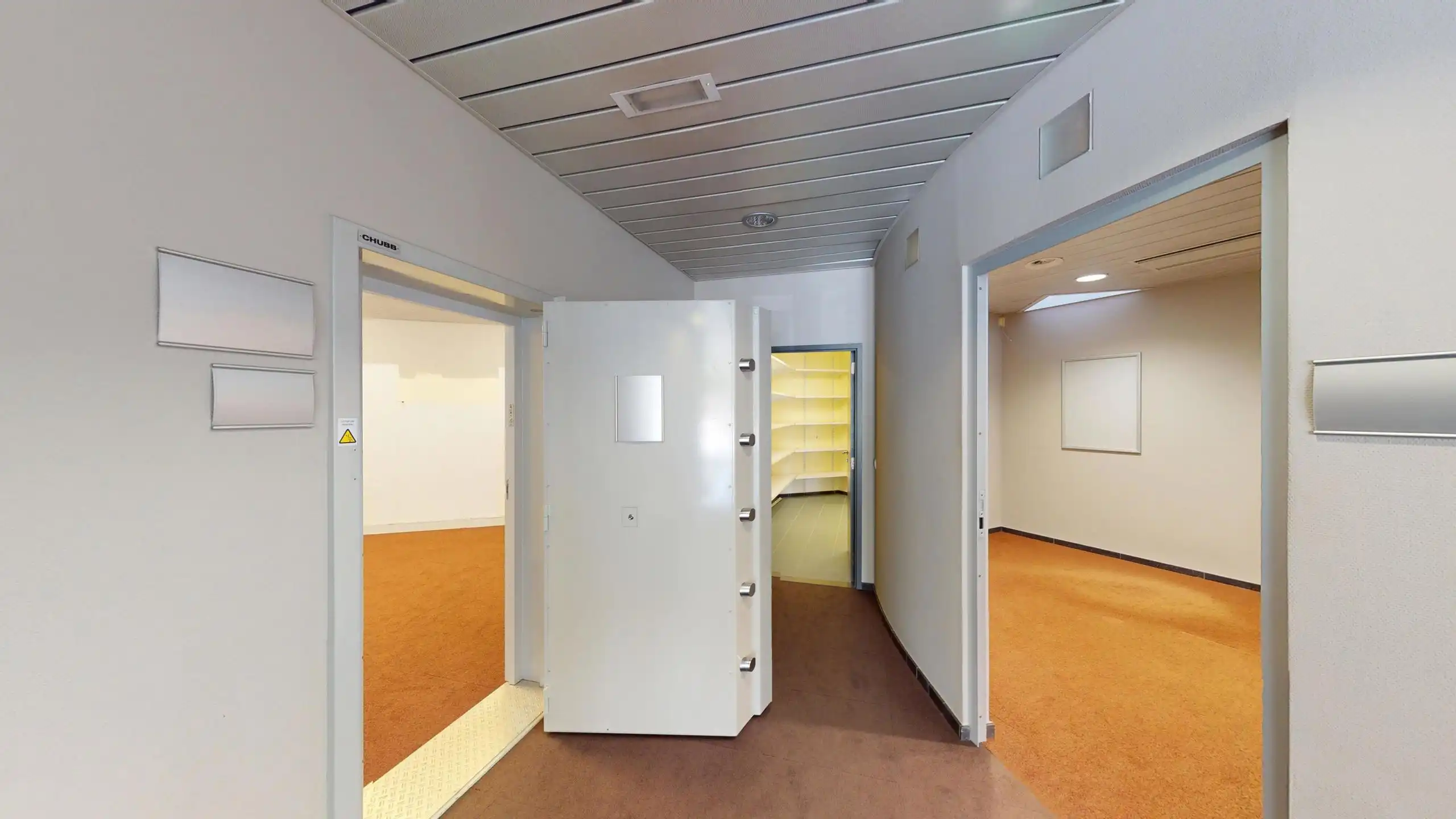 Zeer ruim kantoor op commerciële locatie in centrum Beringen foto 34