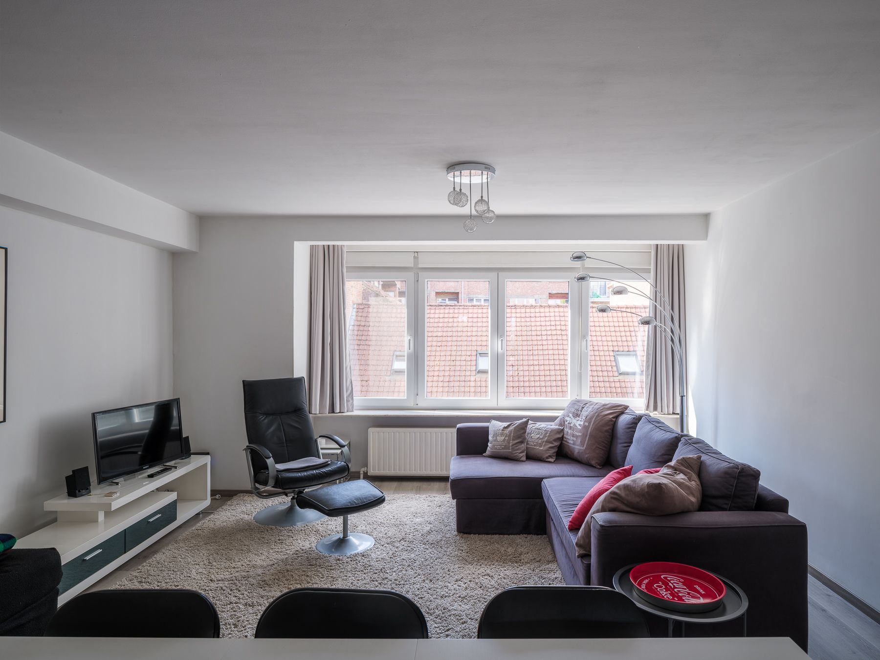 Instapklaar tweeslaapkamer appartement met garagebox foto 2