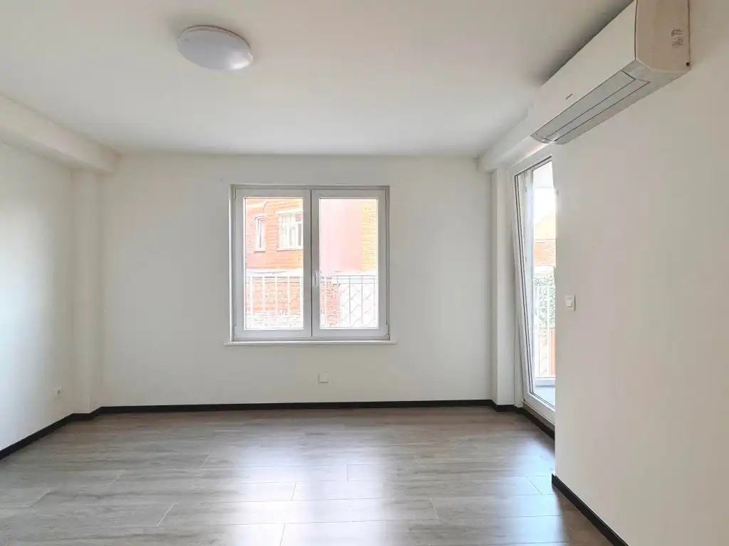 Moderne instapklare 2-slaapkamer appartement in de Koning Boudewijnstraat, Gent - ideale huurwoning! foto 7