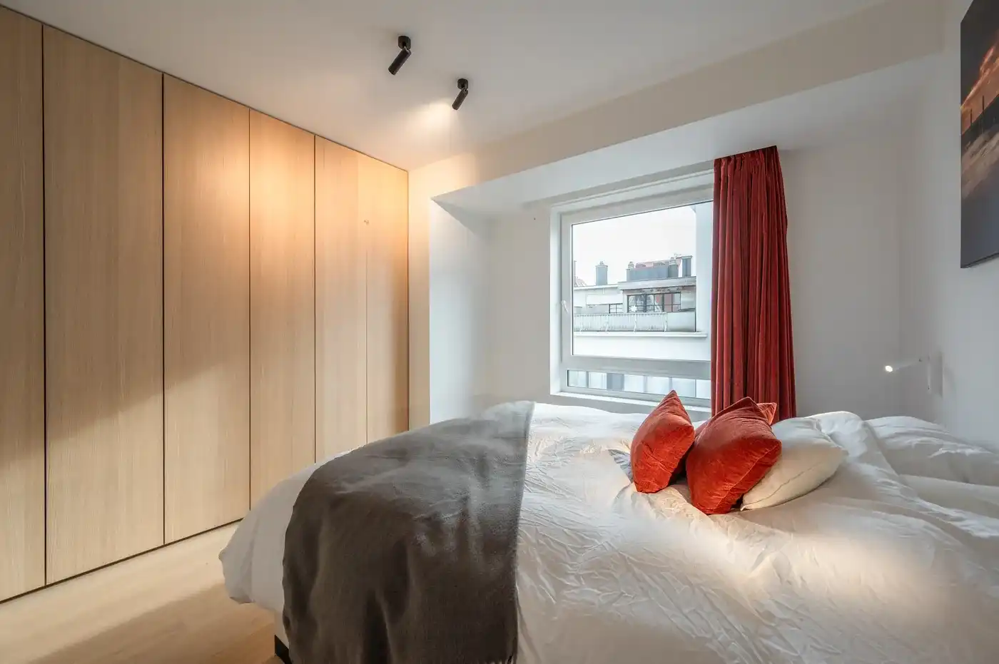 Prachtig gerenoveerd 2-slaapkamerappartement op de Lippenslaan in Knokke foto 9
