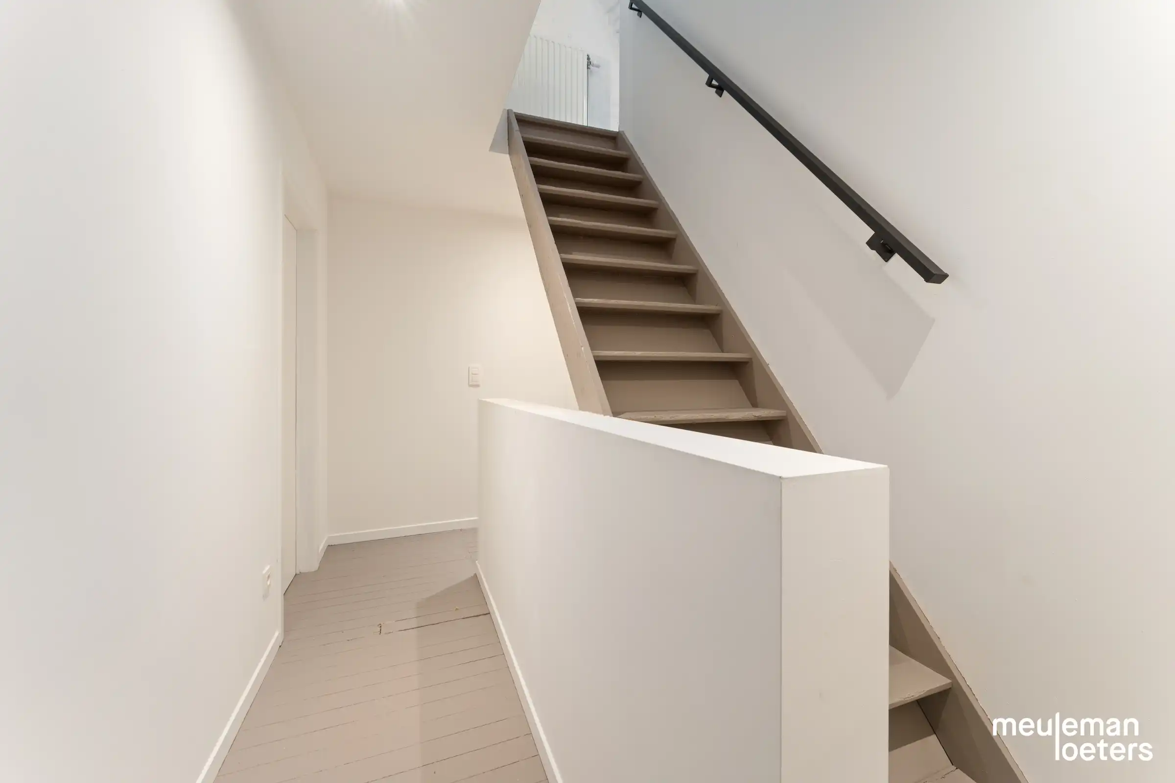 Volledig gerenoveerde woning met hedendaags comfort foto 12