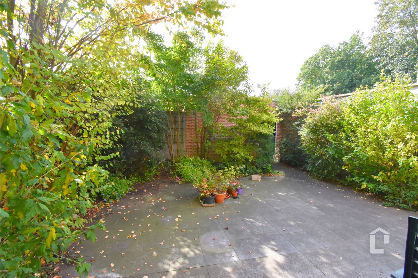 Ruim, recent gelijkvloers appartement in centrum Sint-Denijs-Westerm foto 12