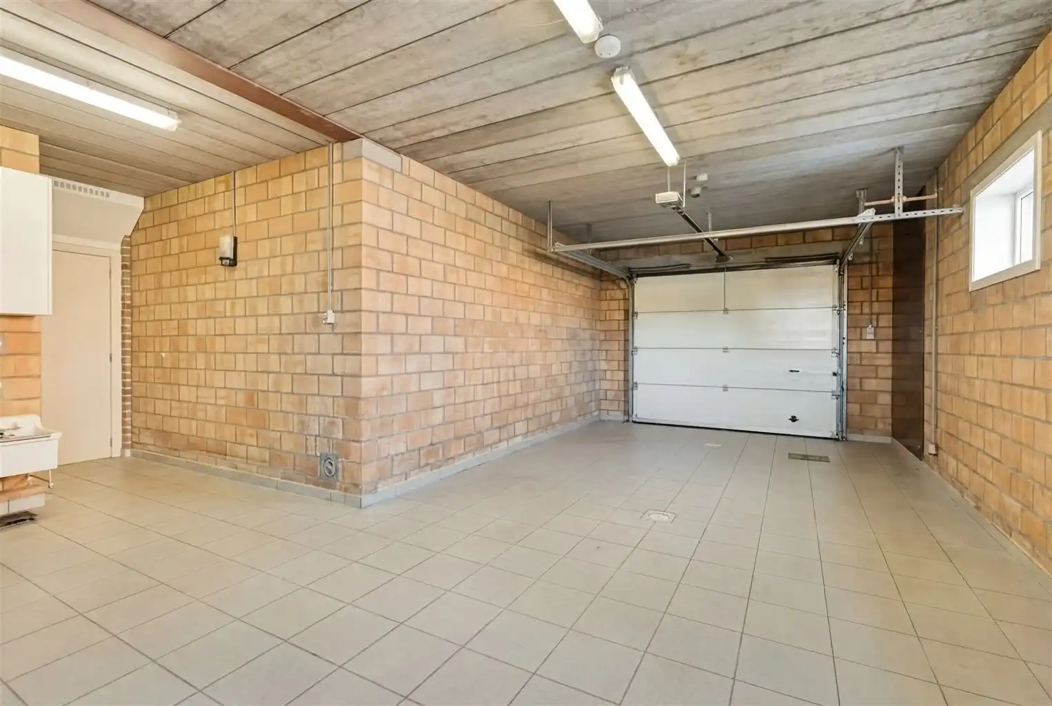 Ruime, vrijstaande woning op een perceel van 965m2 met 3 slaapkamers, inpandige garage en tuin, rustig doch centraal gelegen in Oud-Dilsen. foto 27