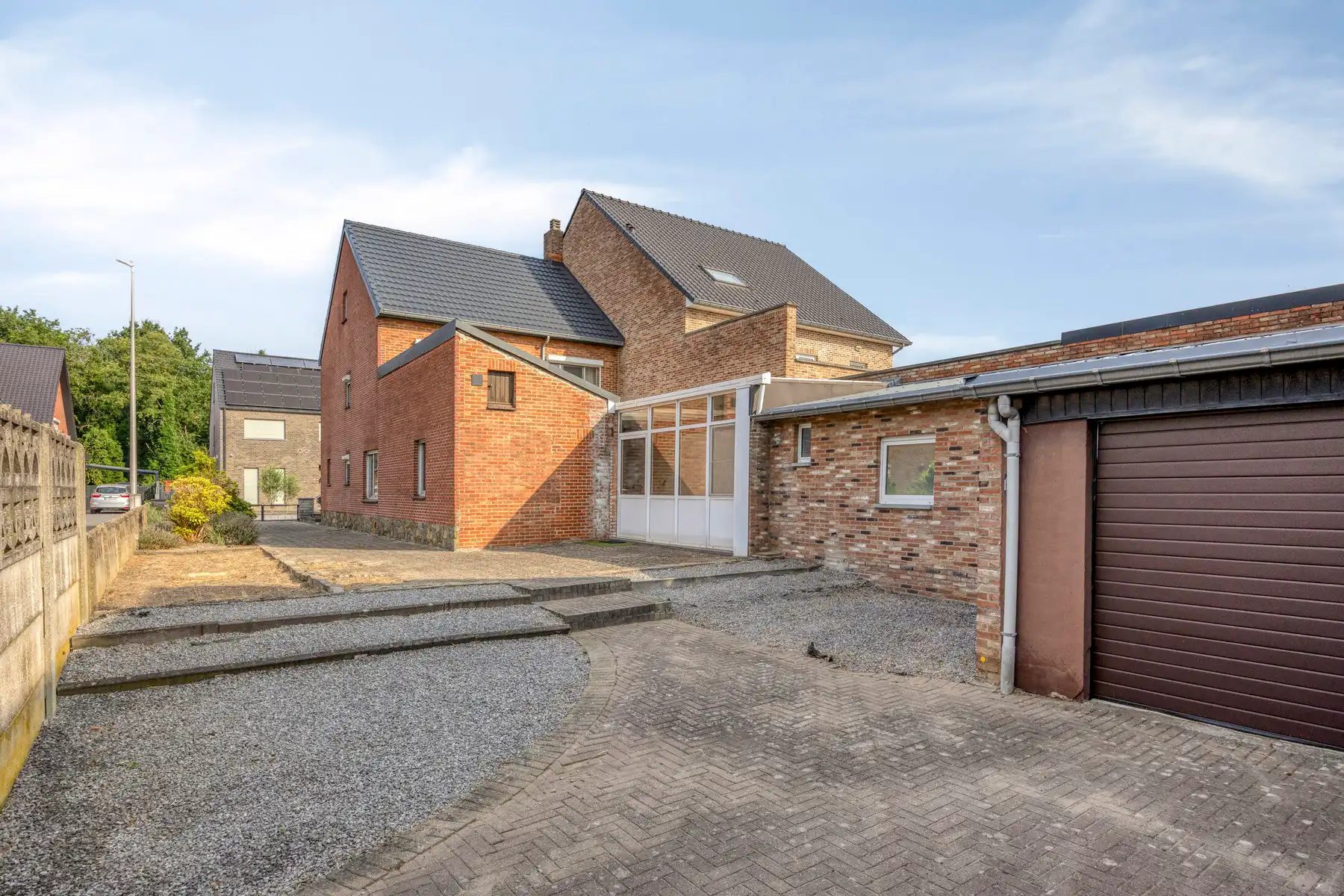 Halfvrijstaande woning met 3 slaapkamers foto 2