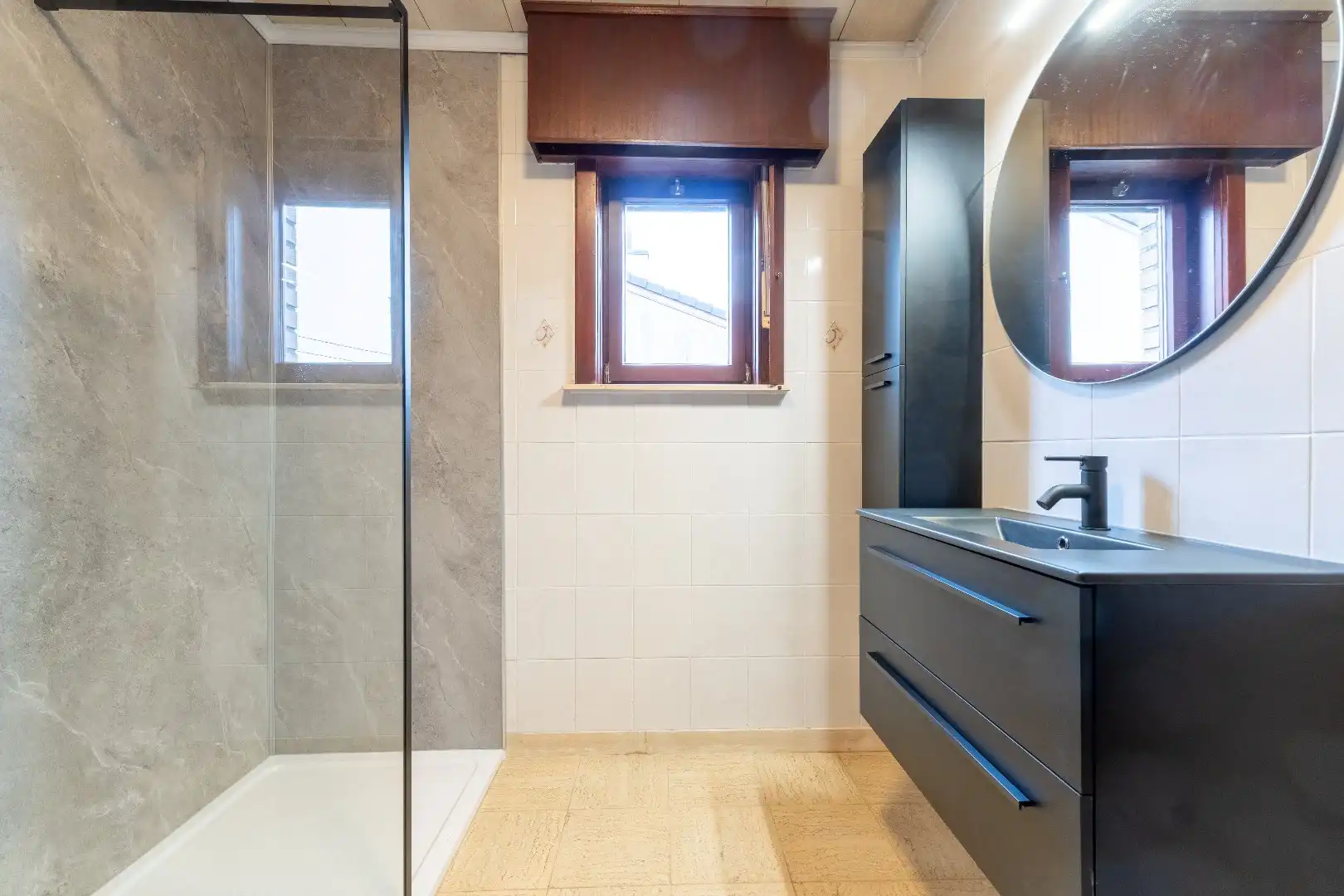 Uiterst ruime benedenwoning op groot perceel van 1666m² foto 11