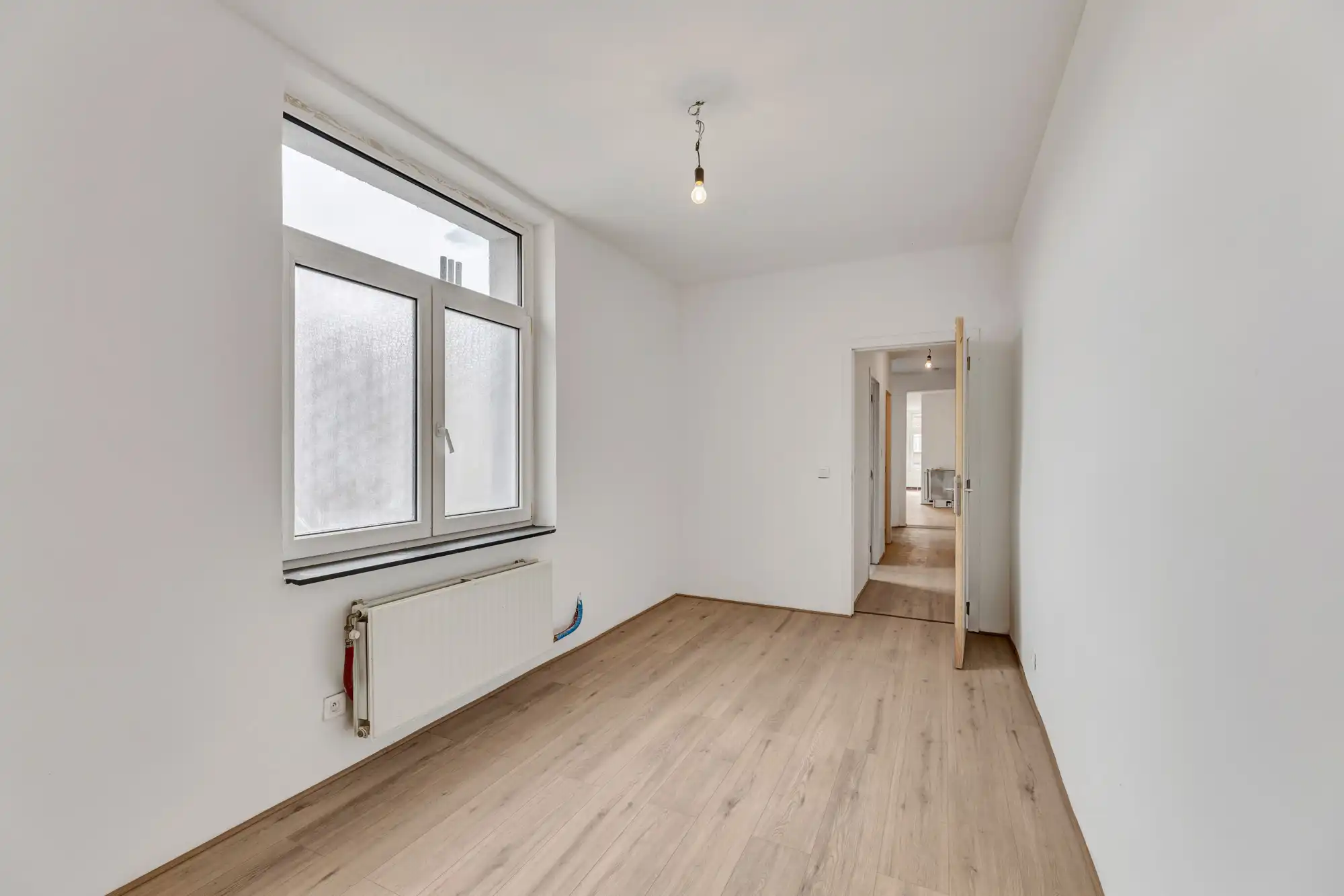 Gerenoveerd handelshuis op strategische locatie te Dilbeek! foto 12