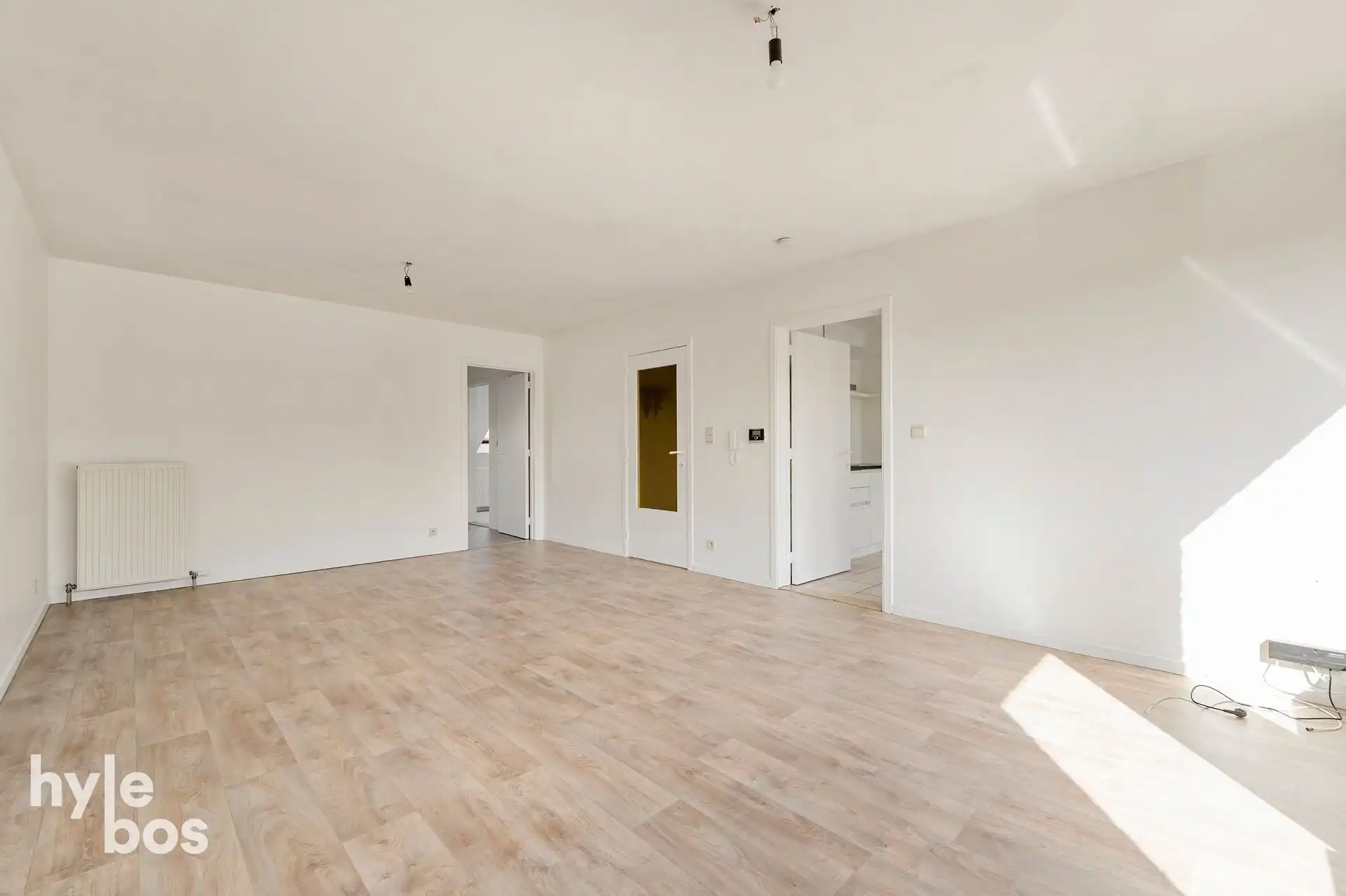 Centraal gelegen instapklaar appartement met garage foto 5