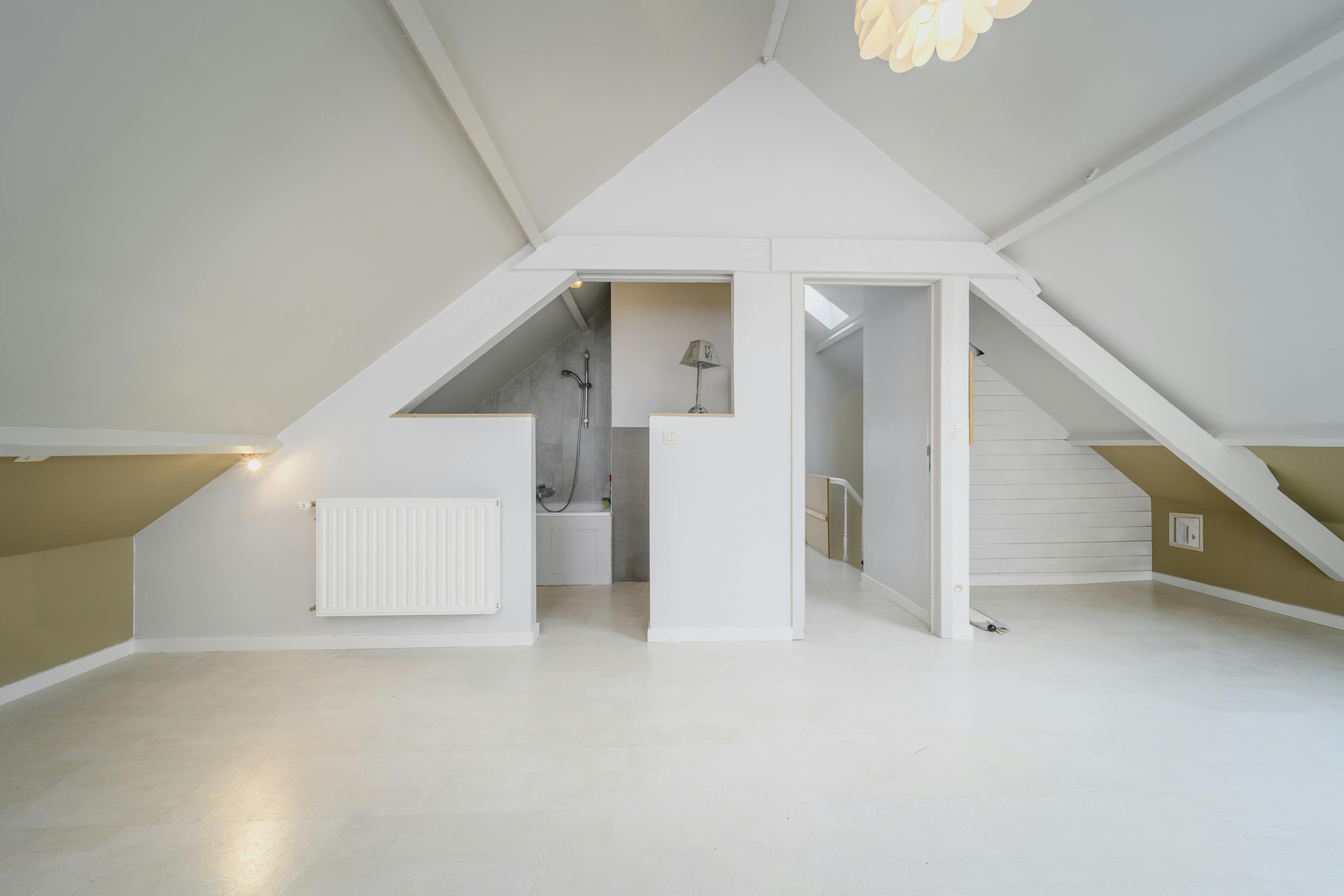 Opbrengsteigendom: - woning - 3 appartementen - studio - tuin foto 5