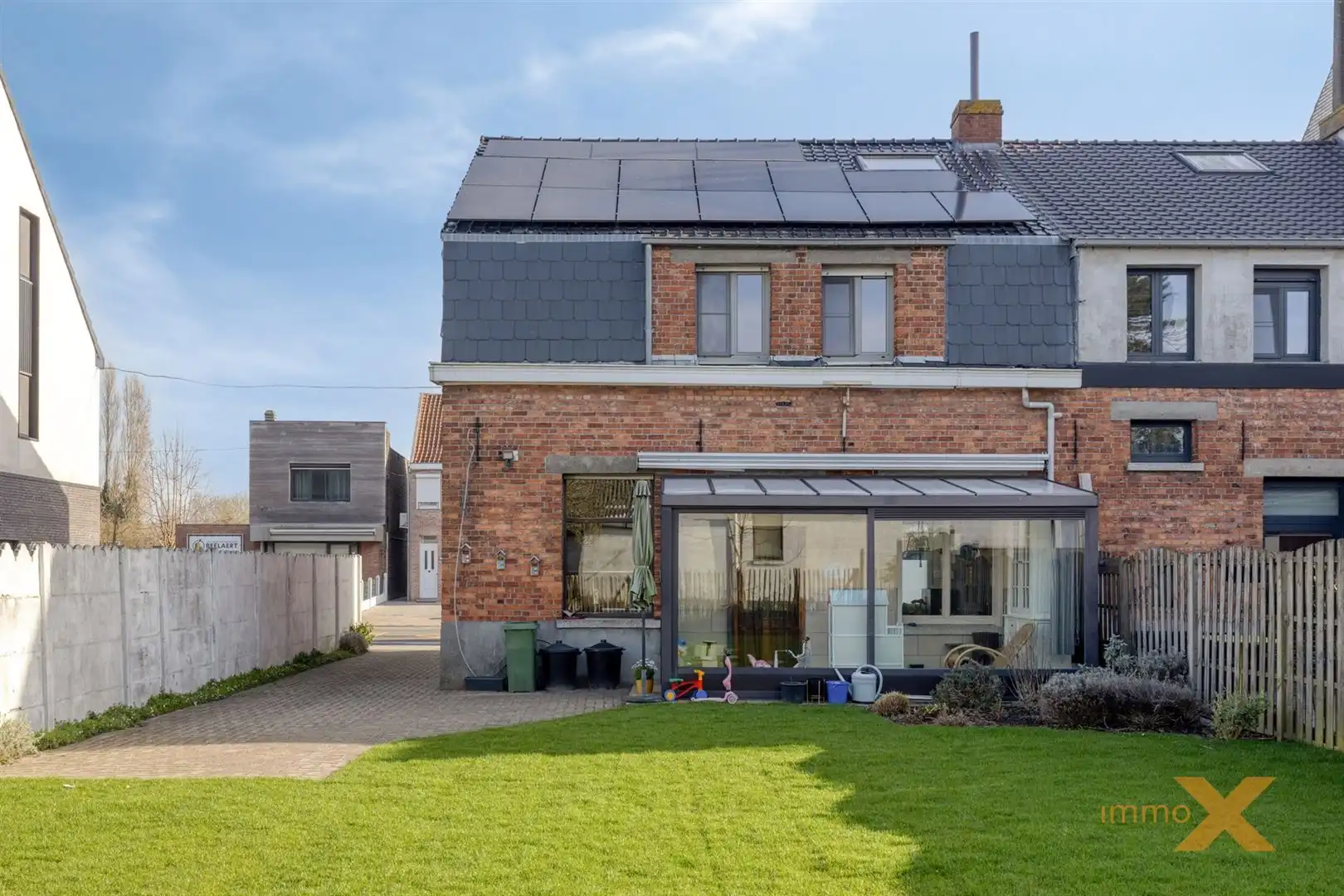 CHARMANTE GEZINSWONING MET AUTHENTIEKE GEVEL foto 28