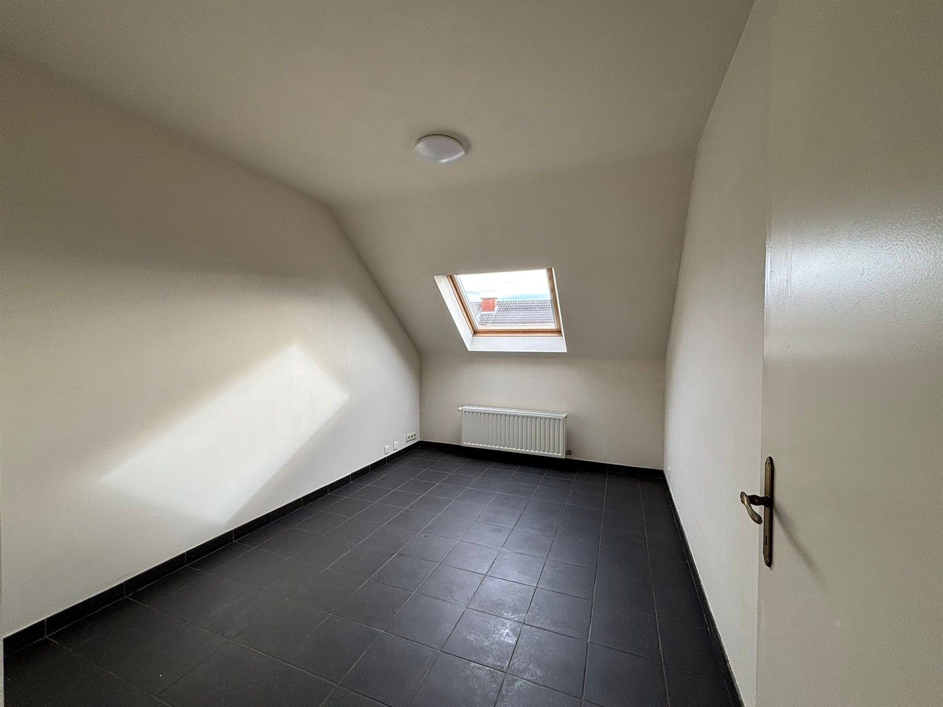 Ruim en lichtrijk duplex appartement met 3 slaapkamers en garage foto 12