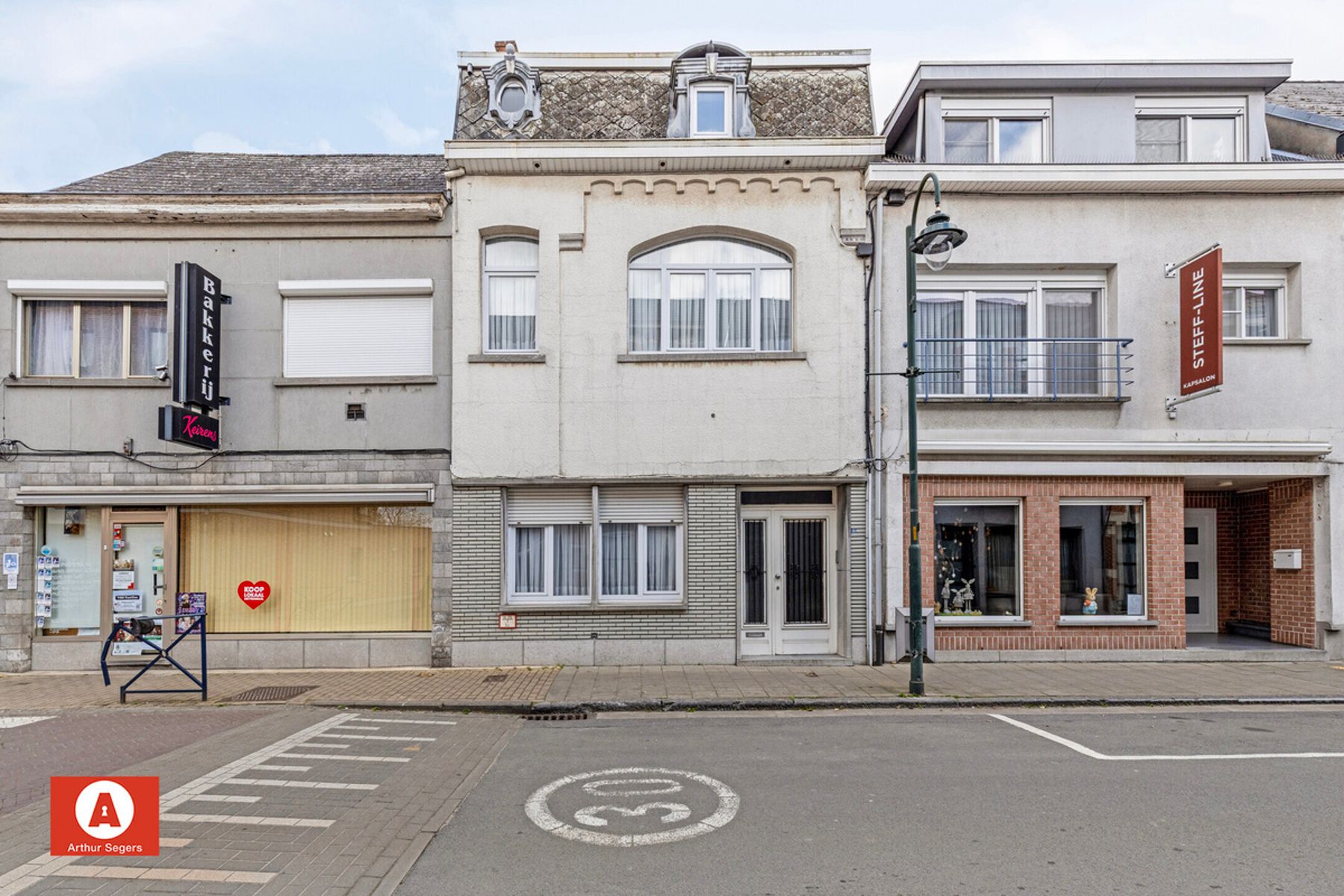 6 slaapkamers: ruime gezinswoning centrum Lebbeke. foto 2