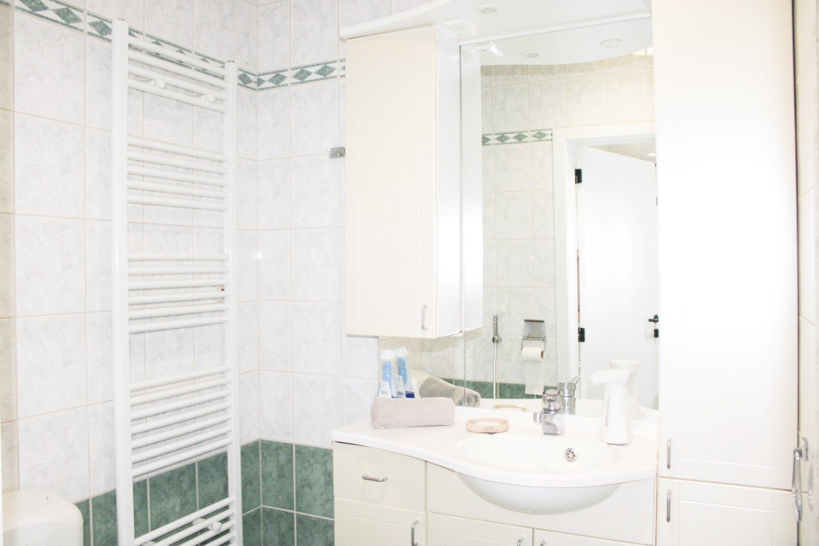 Instapklare woning in het hart van Sint-Niklaas met 5 slaapkamers en inpandige garage foto 17