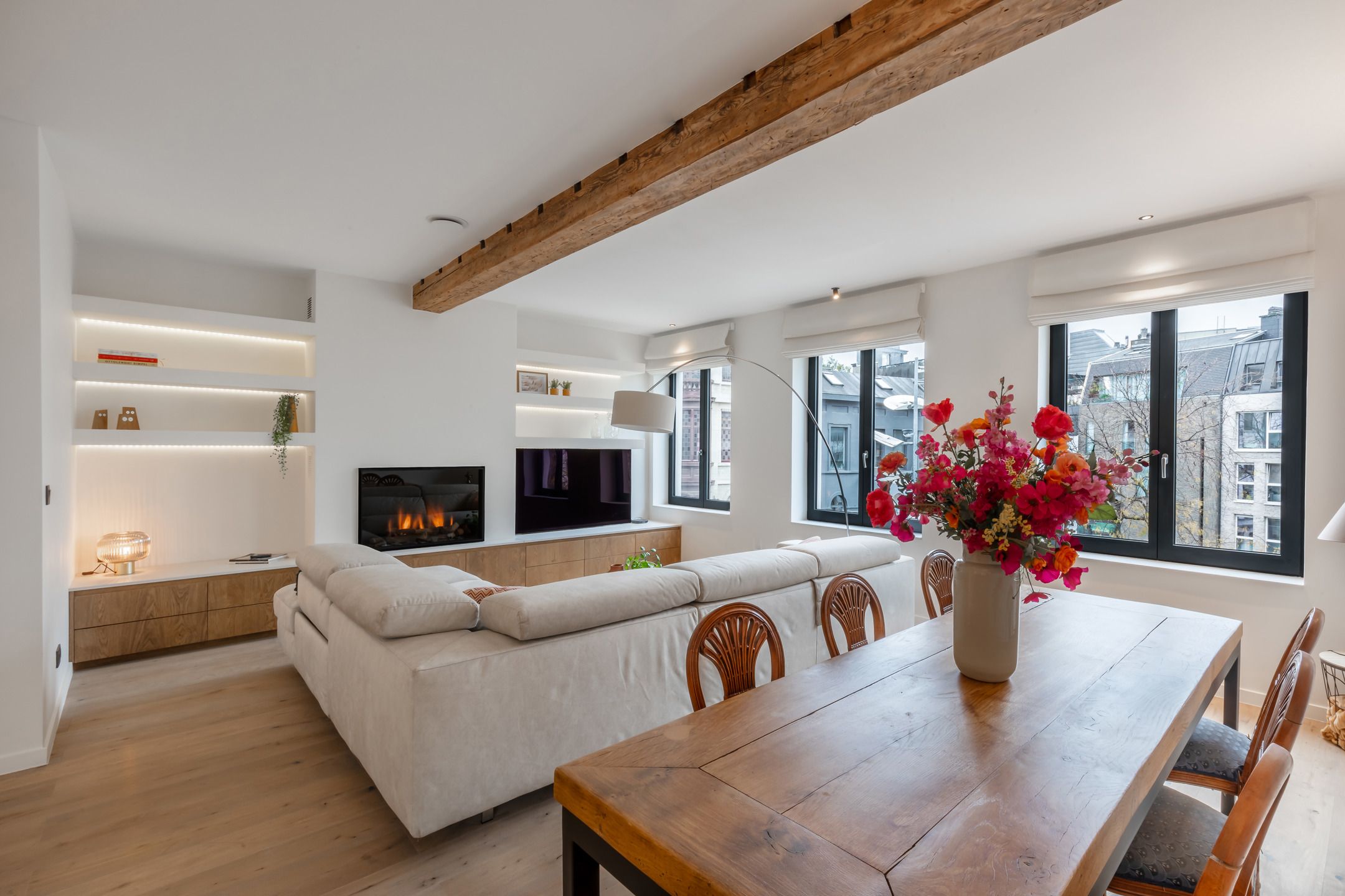 Penthouse met zeer ruim terras( 30m²), privé lift en spa foto 2