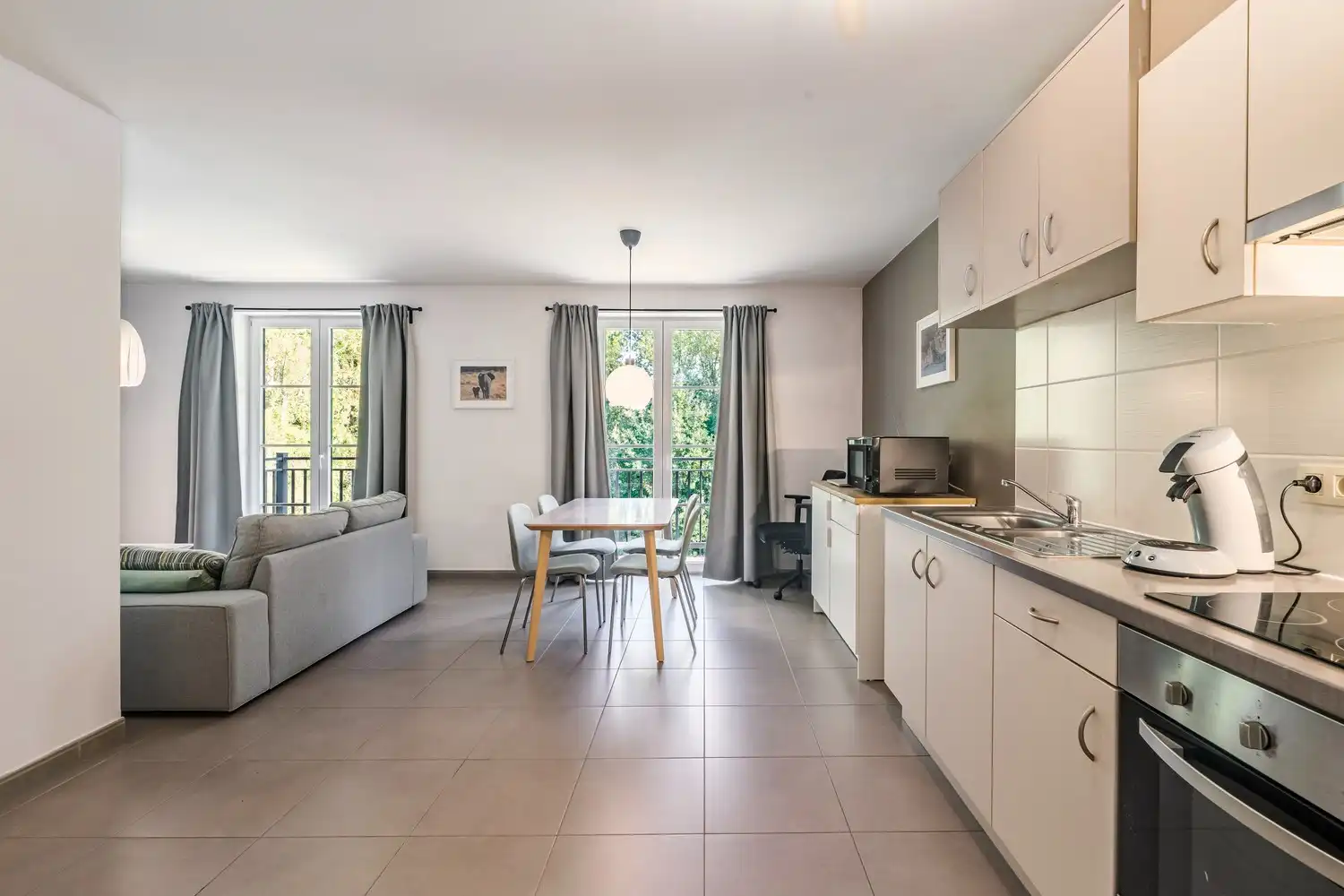Instapklaar 1-slaapkamerappartement met terras en ondergrondse staanplaats foto 7