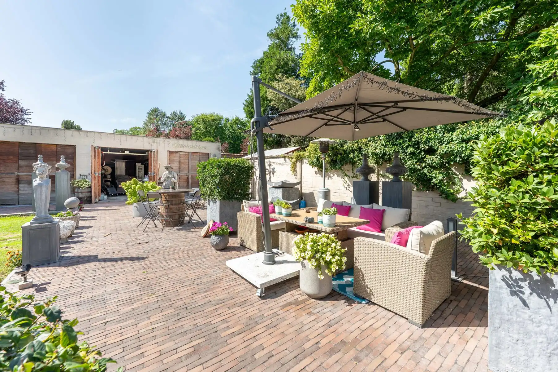 Grote woning met tal van mogelijkheden foto 33