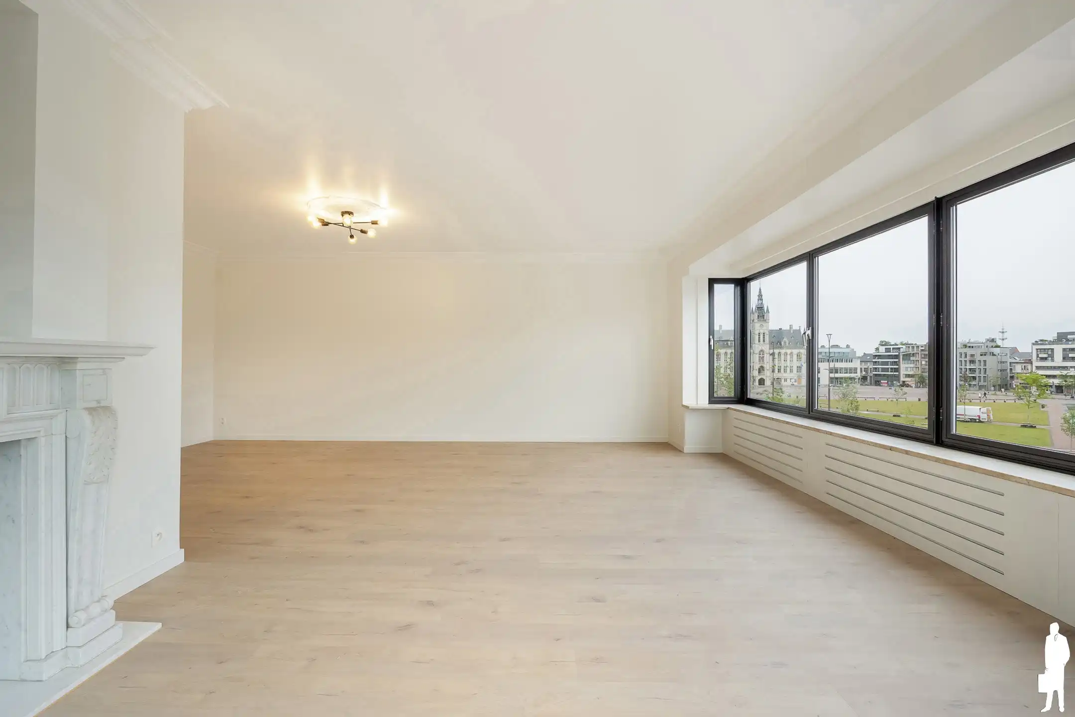 Stijlvol appartement met panoramisch zicht op de Grote Markt foto 5