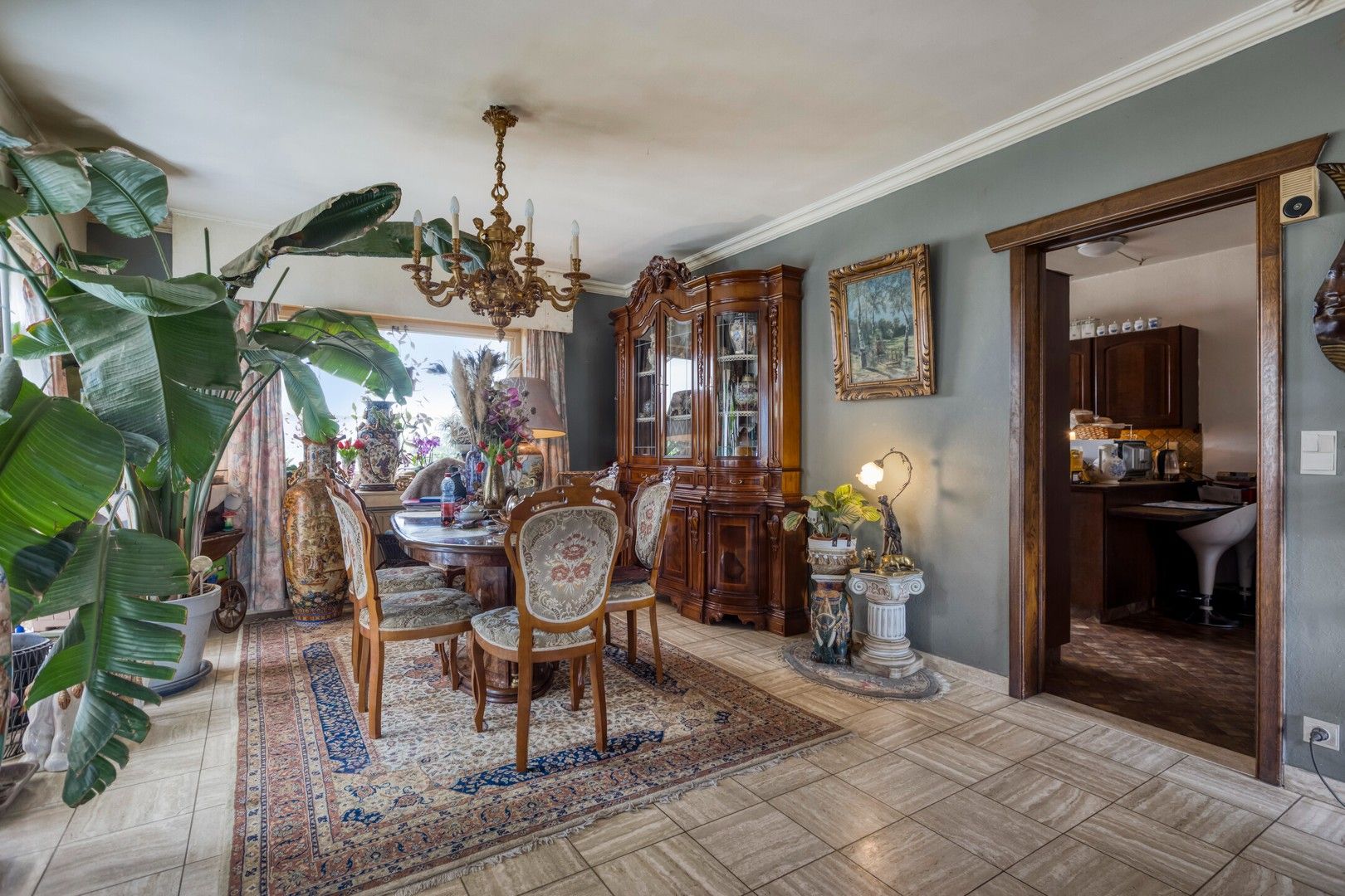 Ruime alleenstaande villa met garage, zonnig terras en tuin op 899 m² foto 5