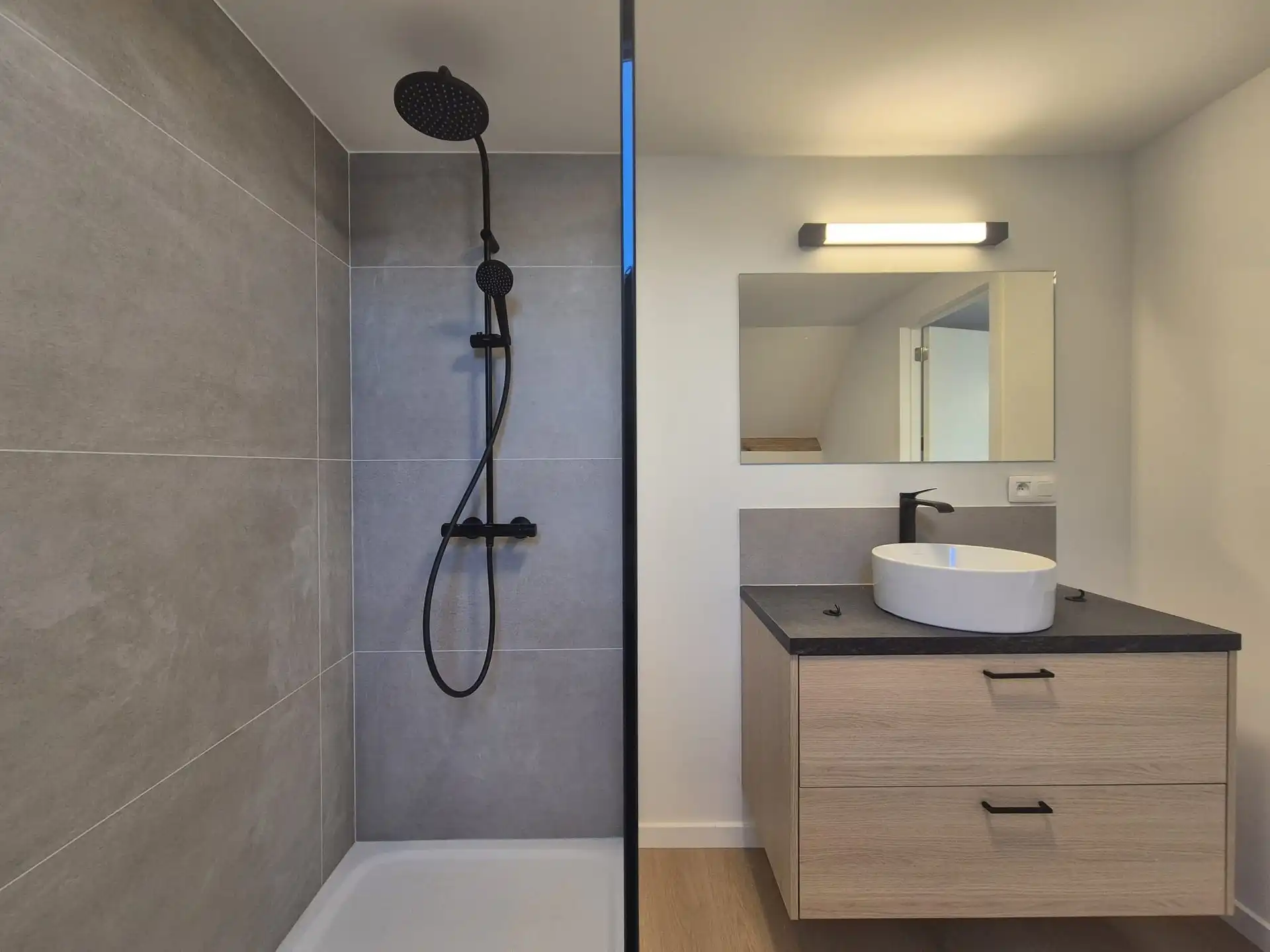 Ruim triplex appartement met polyvalente ruimte op toplocatie in het hart van Wetteren foto 22
