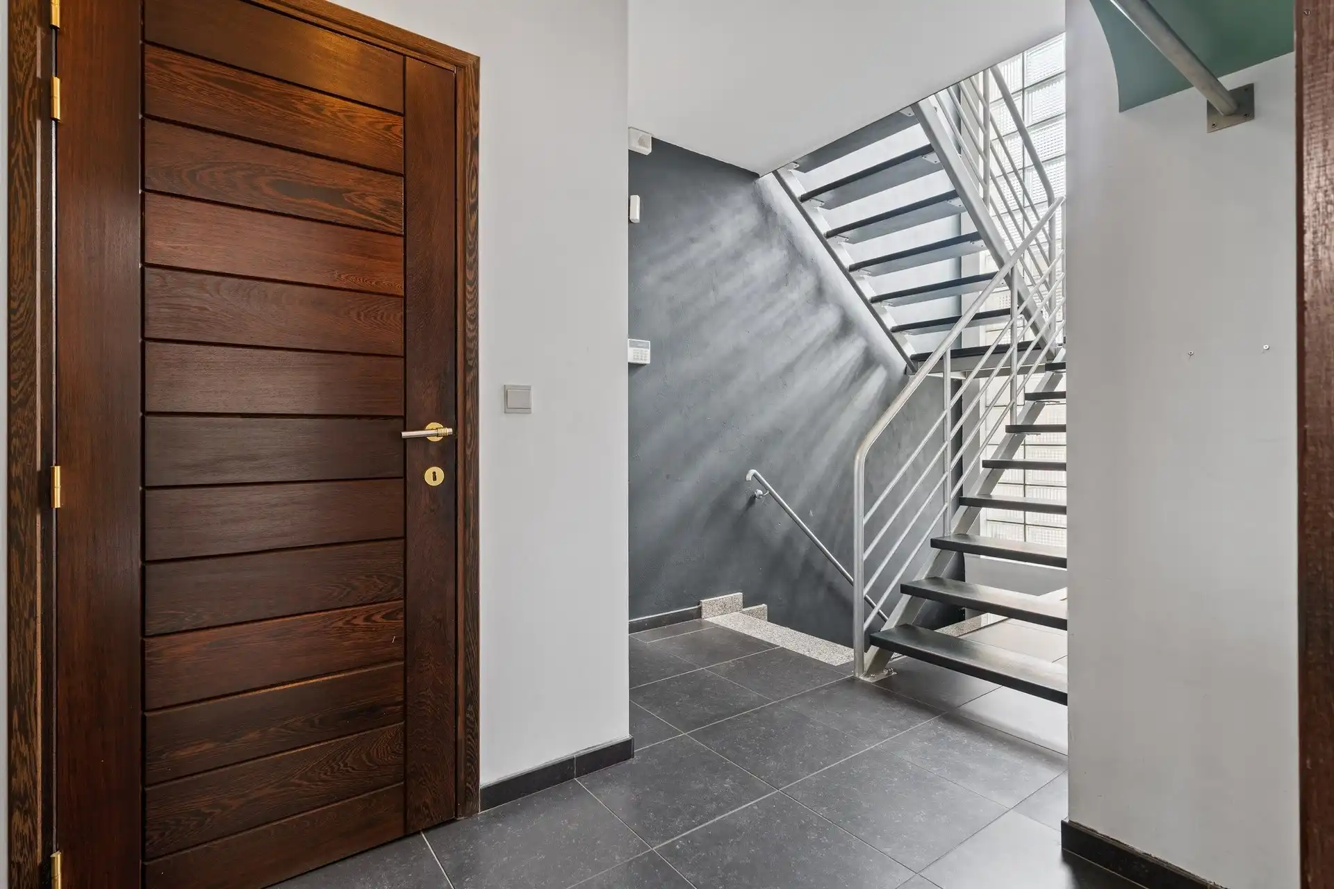 Zeer ruim duplex appartement met groot terras, beroepsruimte en garage van 70m² foto 13
