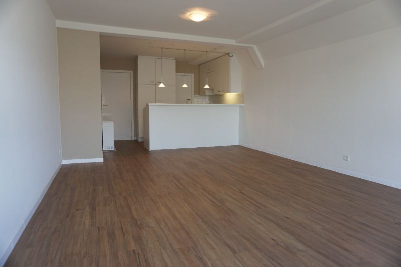 Mooi en verzorgd appartement gelegen in een residentie in villa-stijl met een aangename ligging ! foto 3