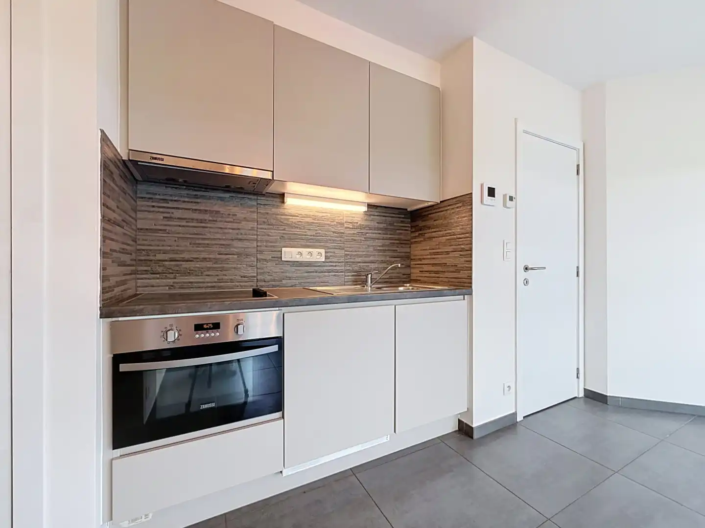 Instapklaar appartement nabij het historisch centrum van Nieuwpoort-Stad foto 5