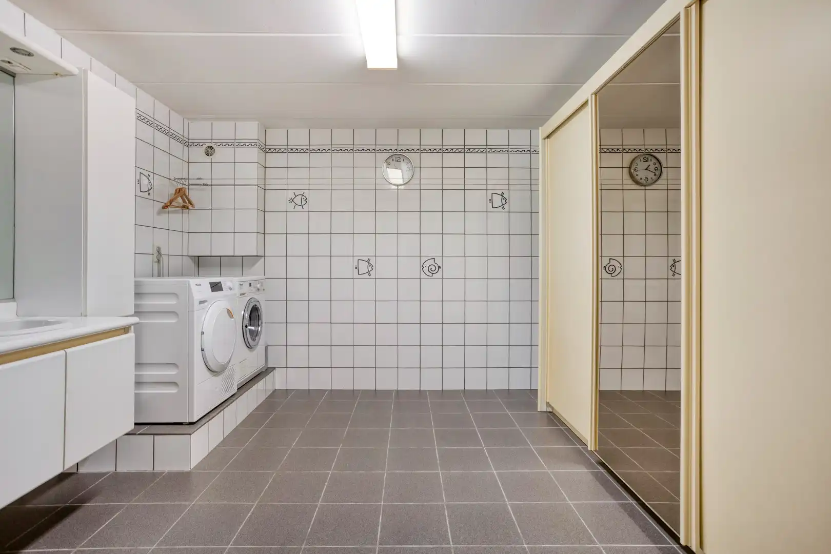 Landelijk en stijlvol wonen in alle rust – Ruime villa met fraai aangelegde tuin foto 22
