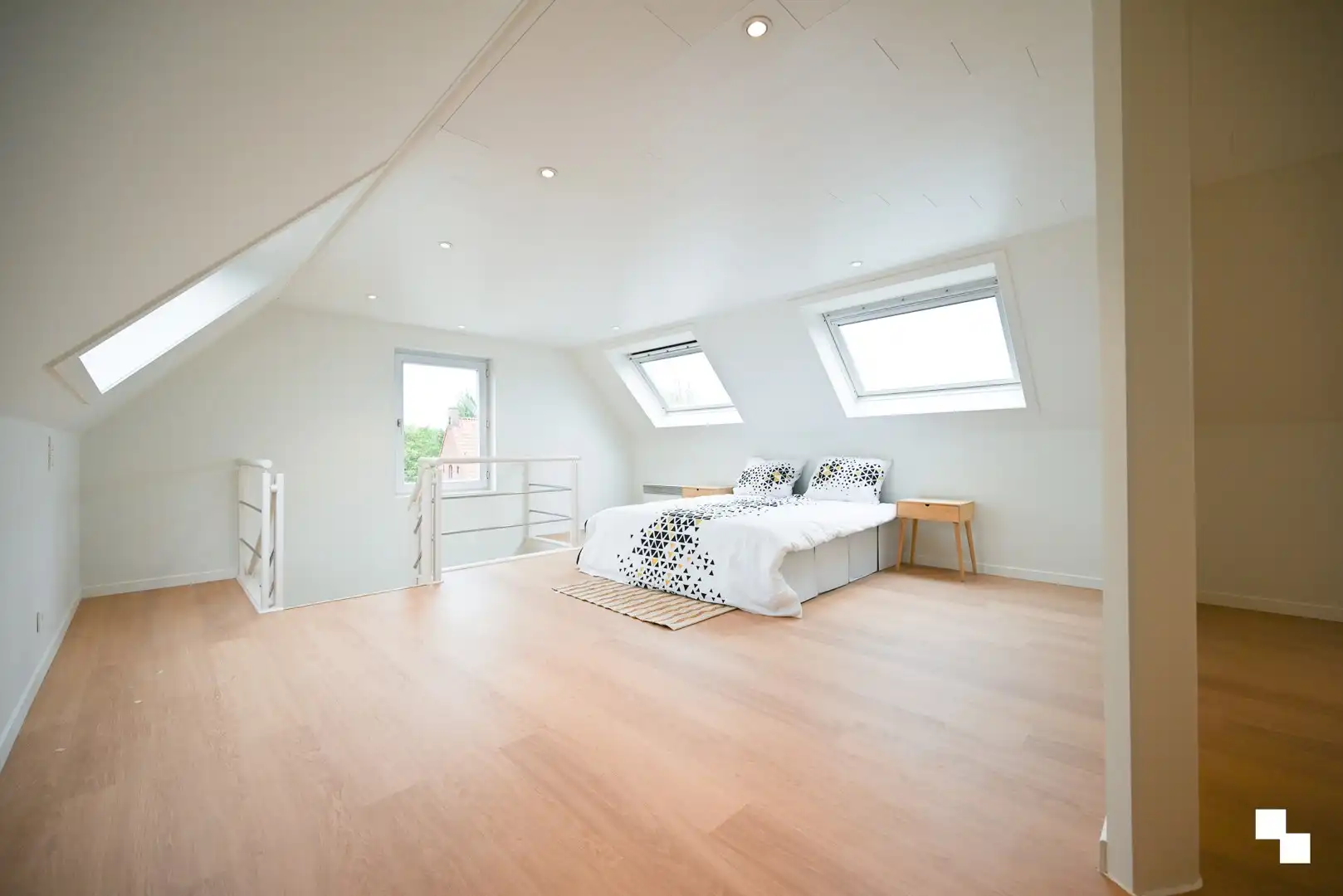 Stijlvol en energiezuinig gerenoveerd duplexappartement in kleinschalige residentie te Emelgem, Izegem foto 15